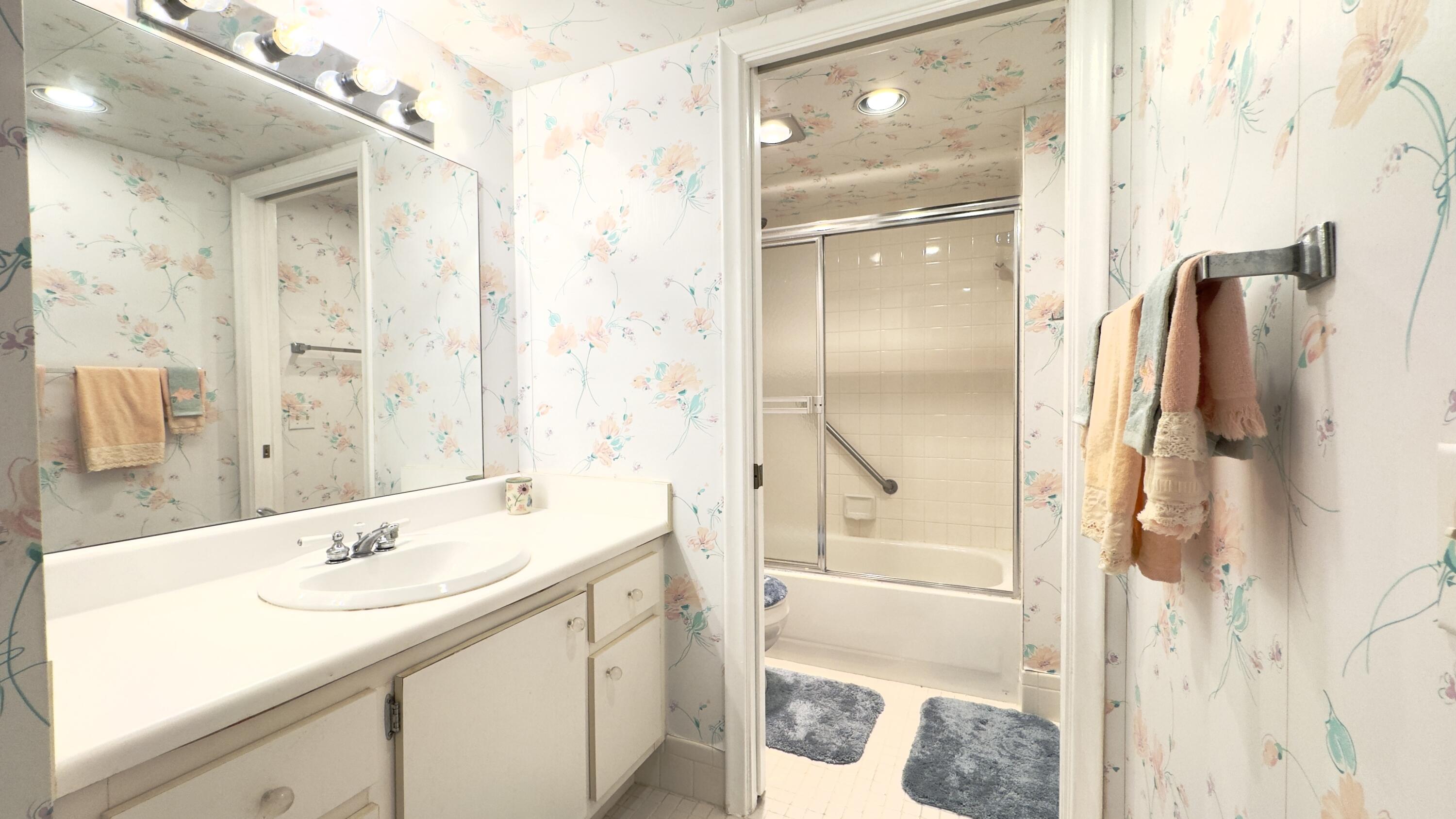ELEUTHERA VILLAGE E CONDO - Residential