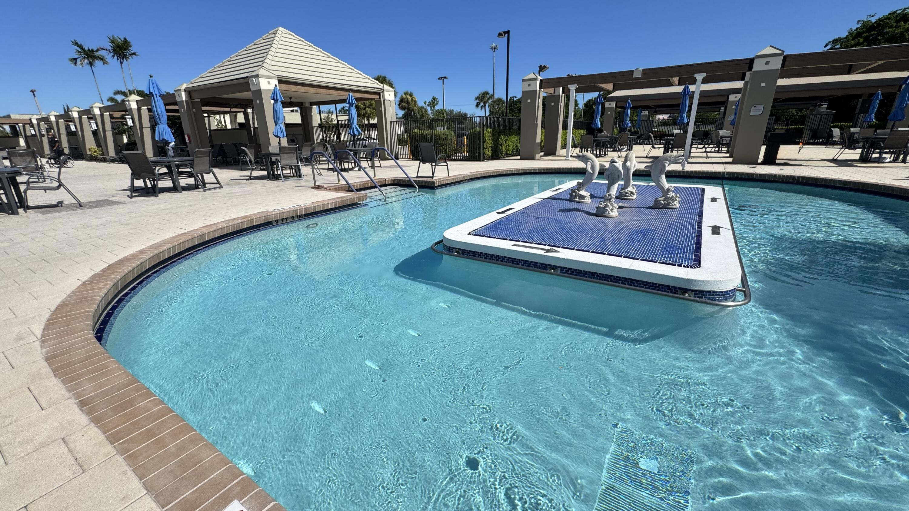 ELEUTHERA VILLAGE E CONDO - Residential