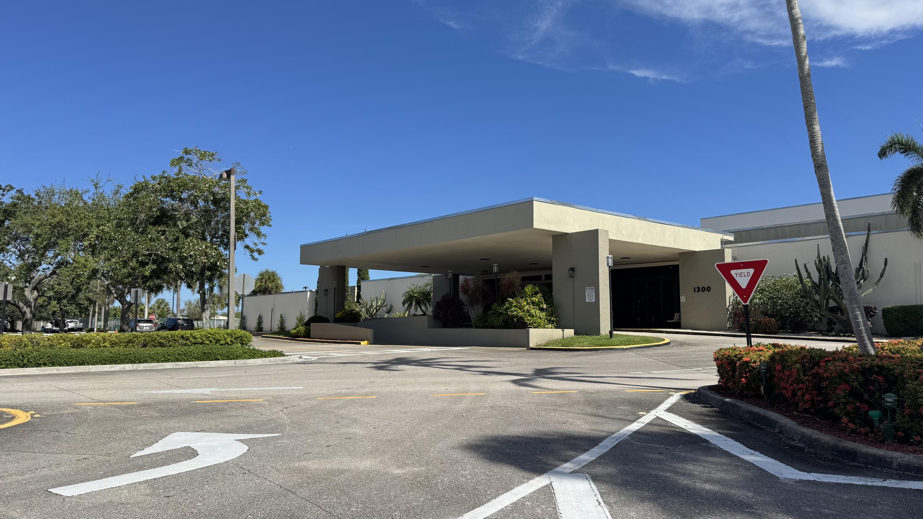 ELEUTHERA VILLAGE E CONDO - Residential