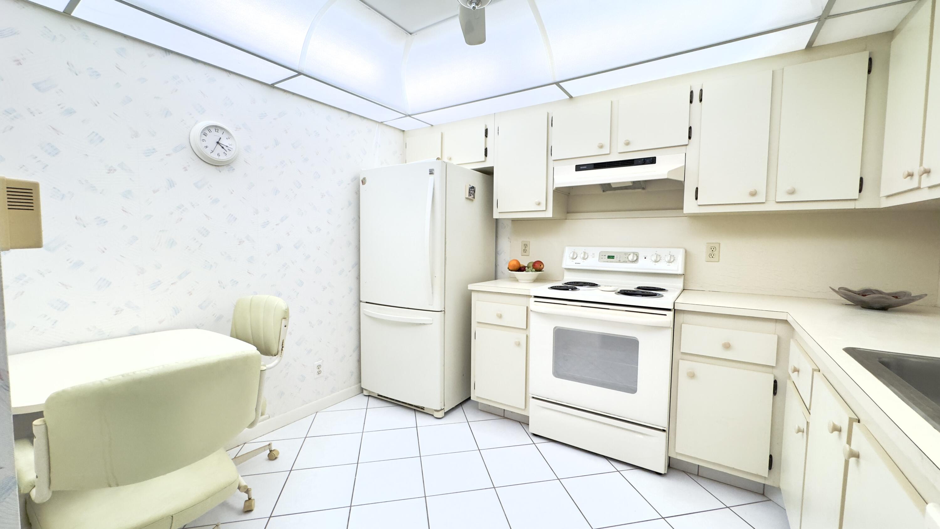 ELEUTHERA VILLAGE E CONDO - Residential