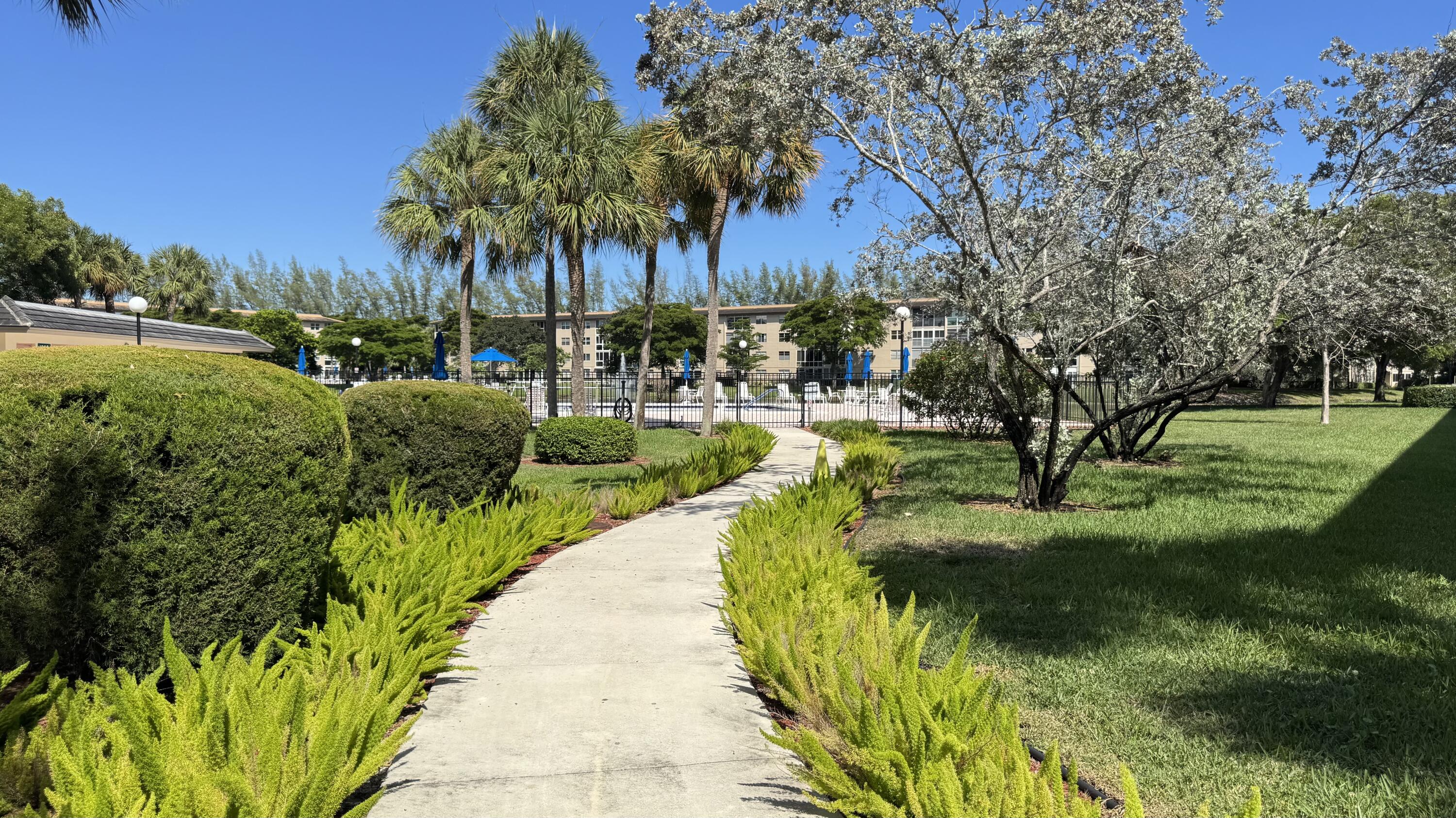 ELEUTHERA VILLAGE E CONDO - Residential