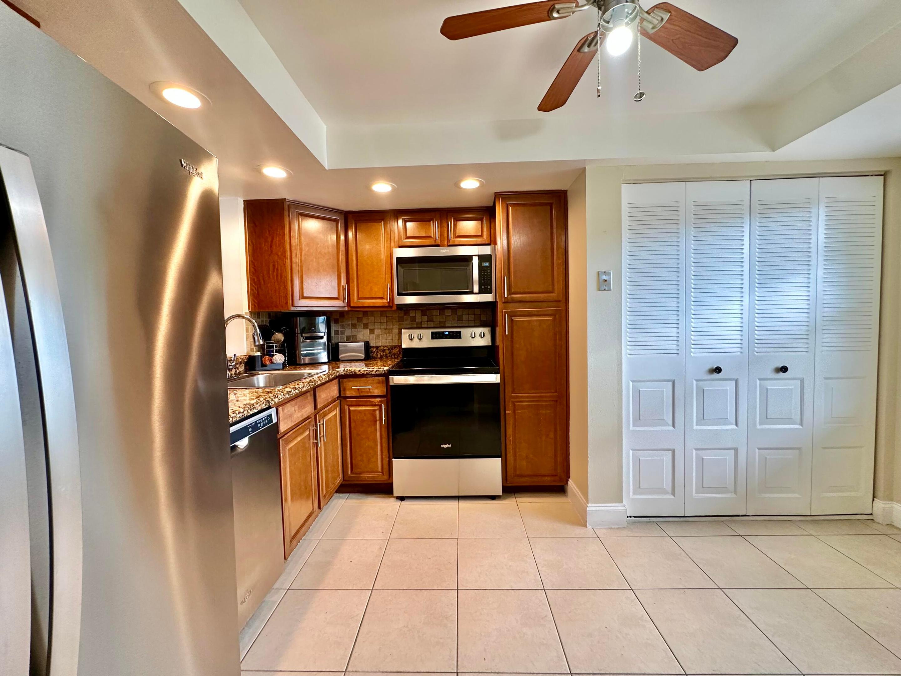 5 OF PALM SPRINGS 2 CONDO - Residential