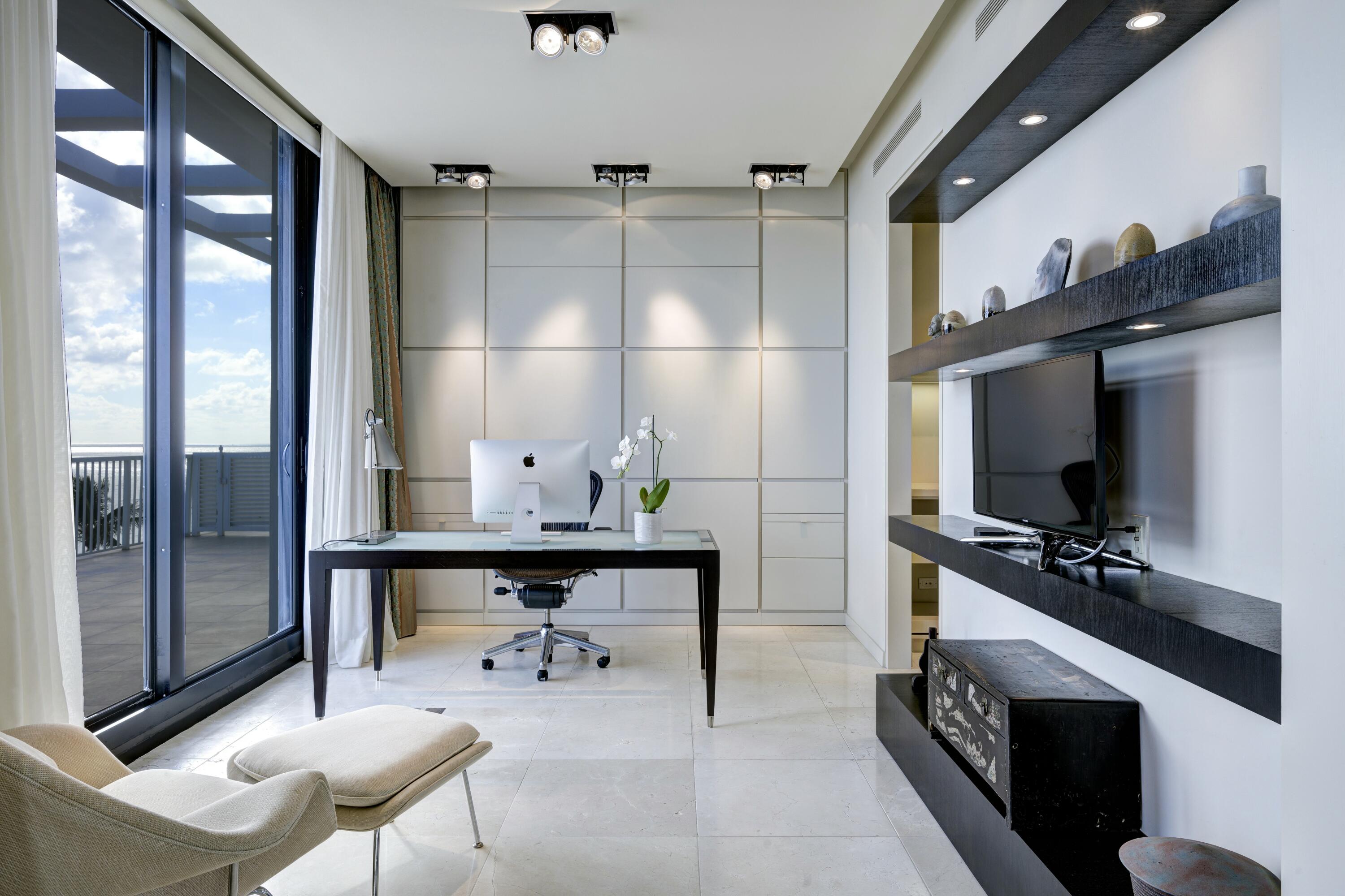 FOUR HUNDRED SO OCEAN BLVD CONDO - Residential