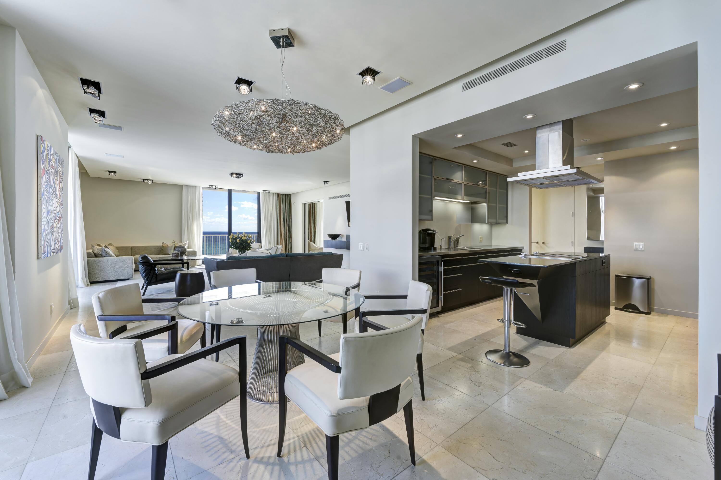 FOUR HUNDRED SO OCEAN BLVD CONDO - Residential