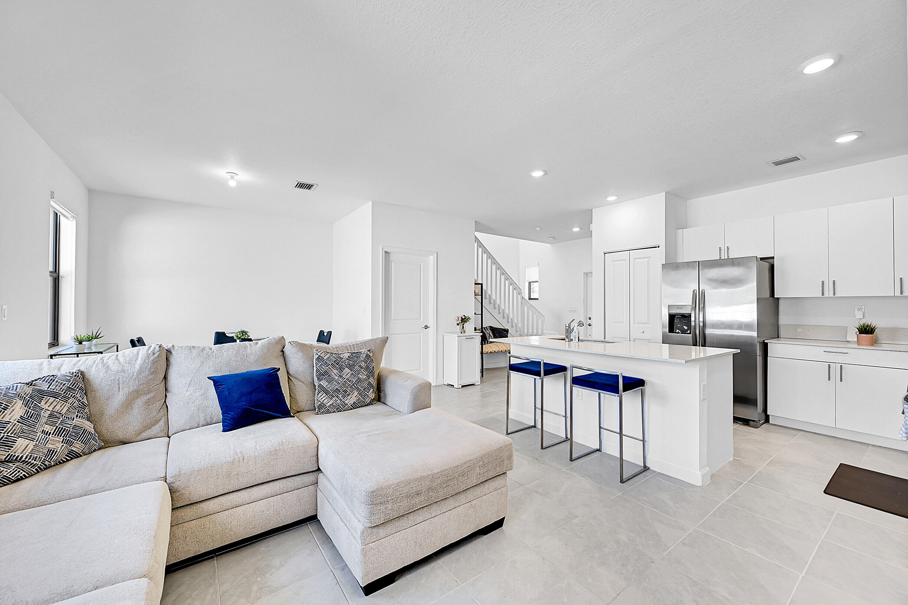 VISTA LAGO - Residential