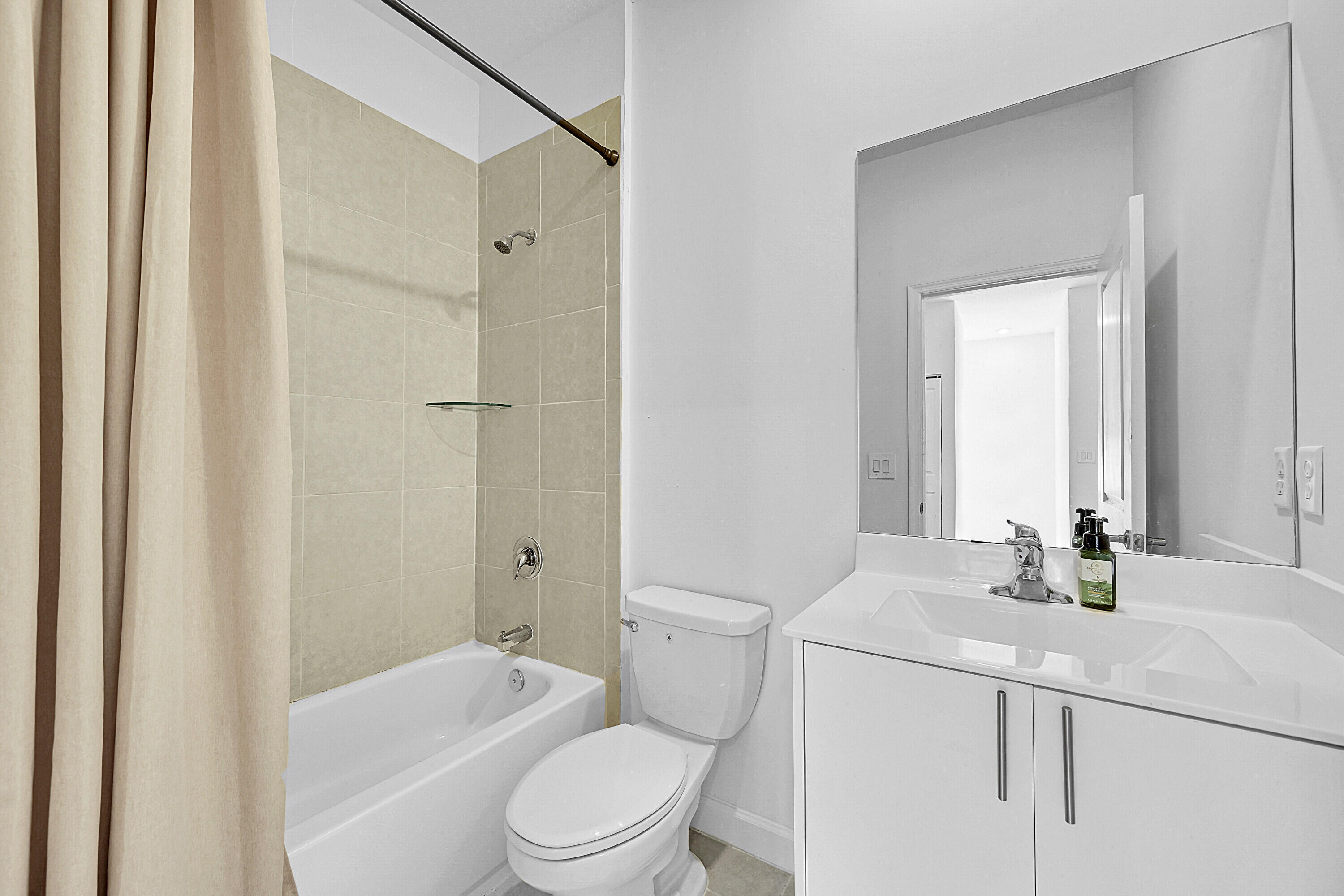 VISTA LAGO - Residential