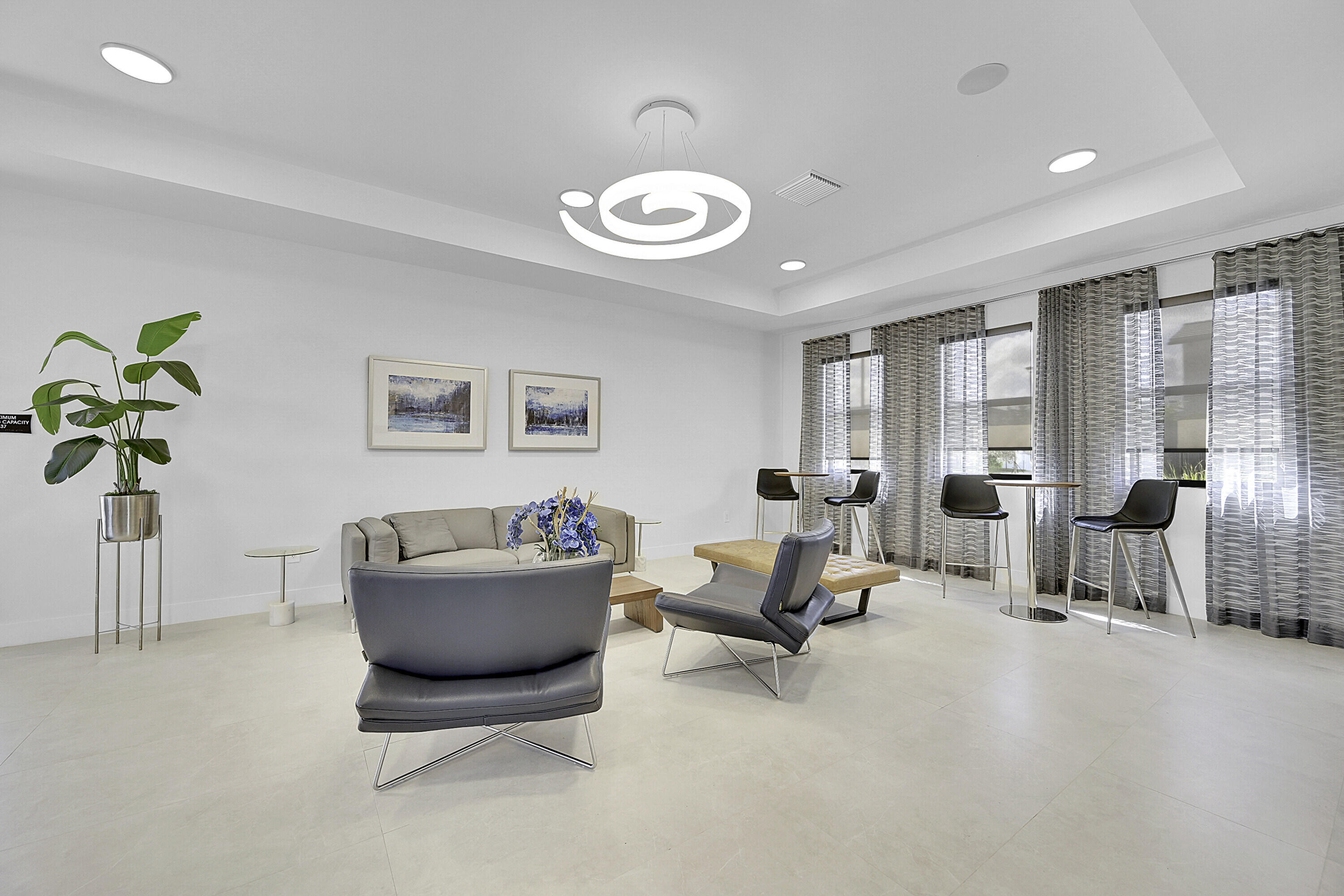 VISTA LAGO - Residential