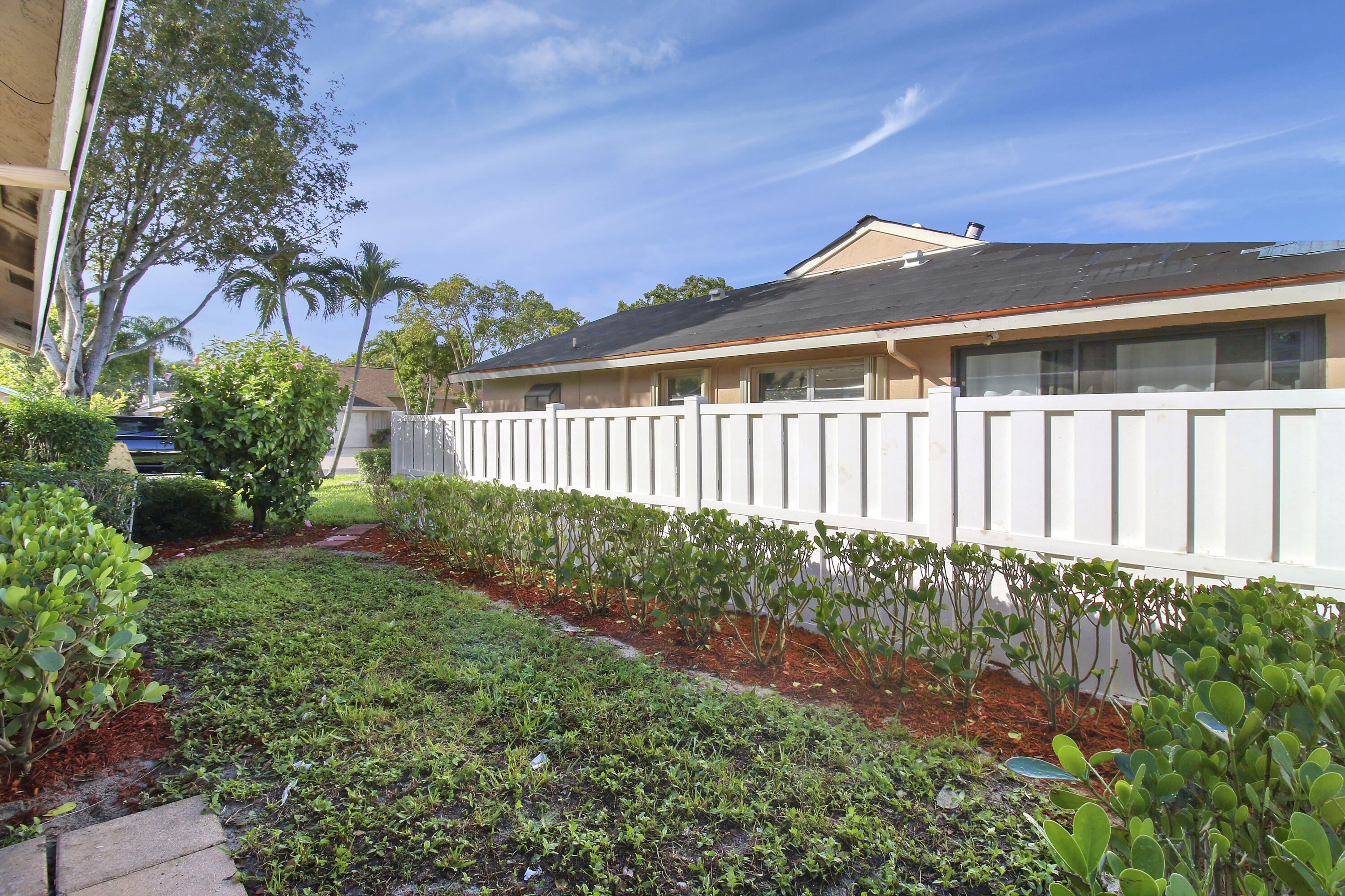 WHISPER WALK SEC C CONDO - Residential