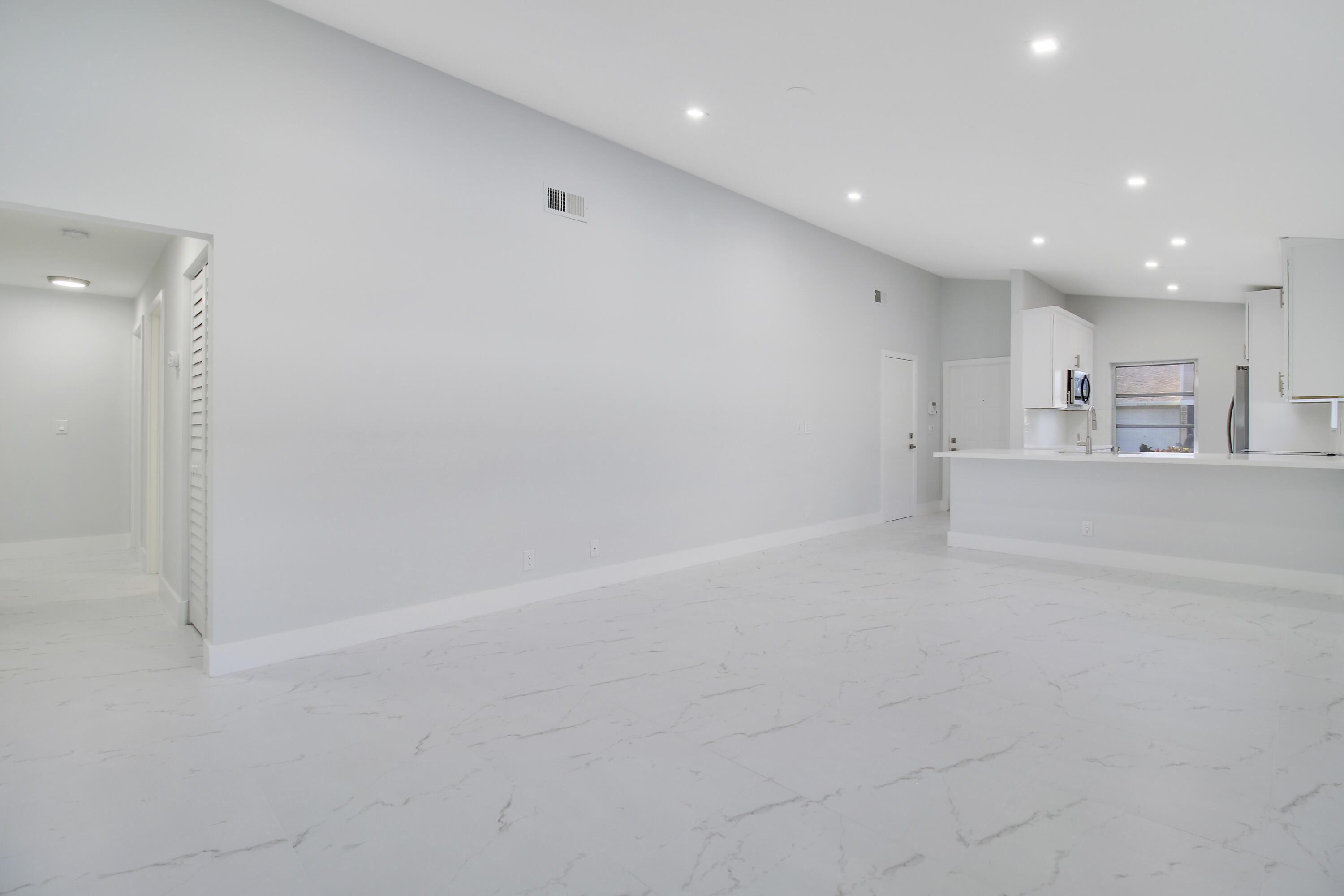 WHISPER WALK SEC C CONDO - Residential