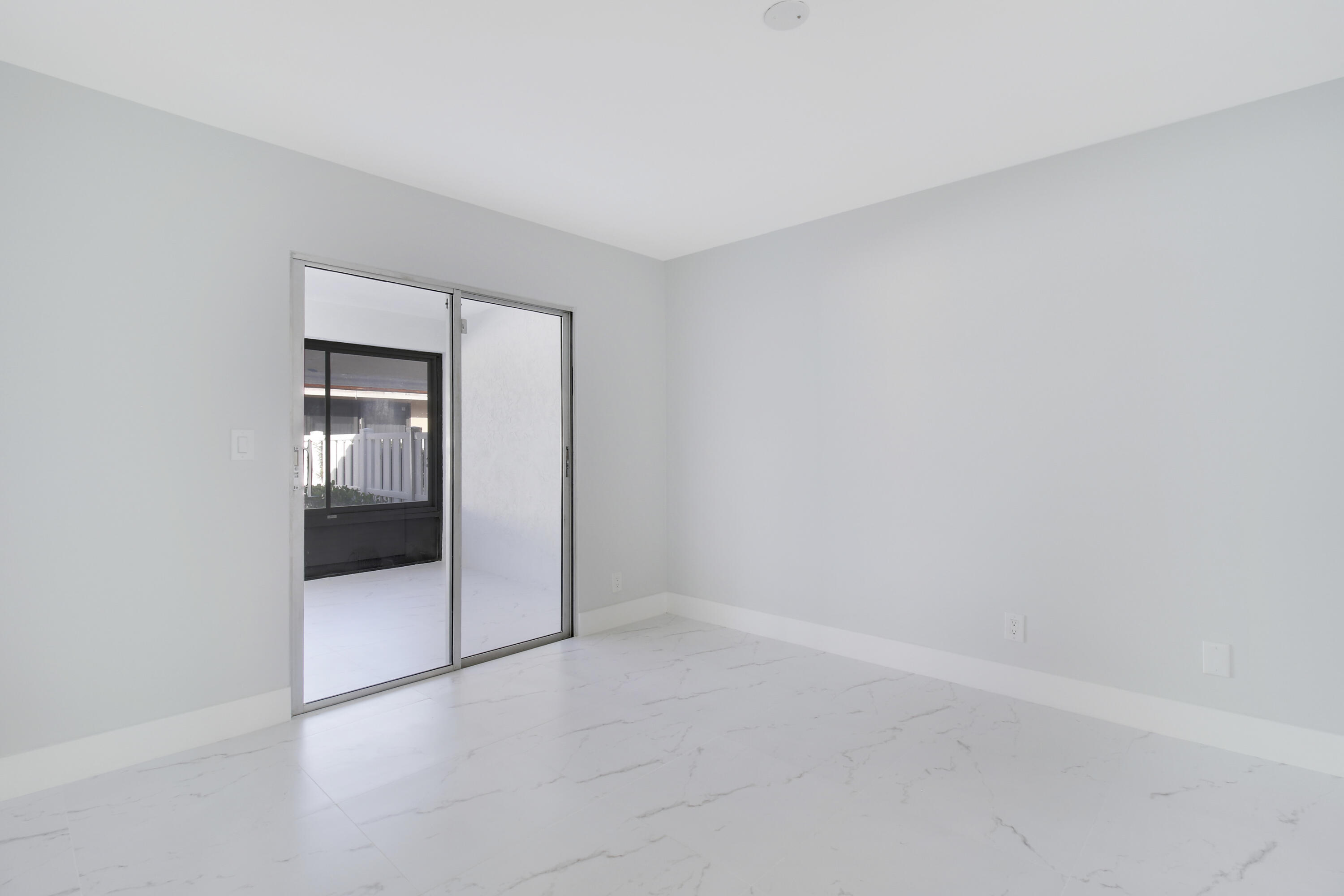 WHISPER WALK SEC C CONDO - Residential