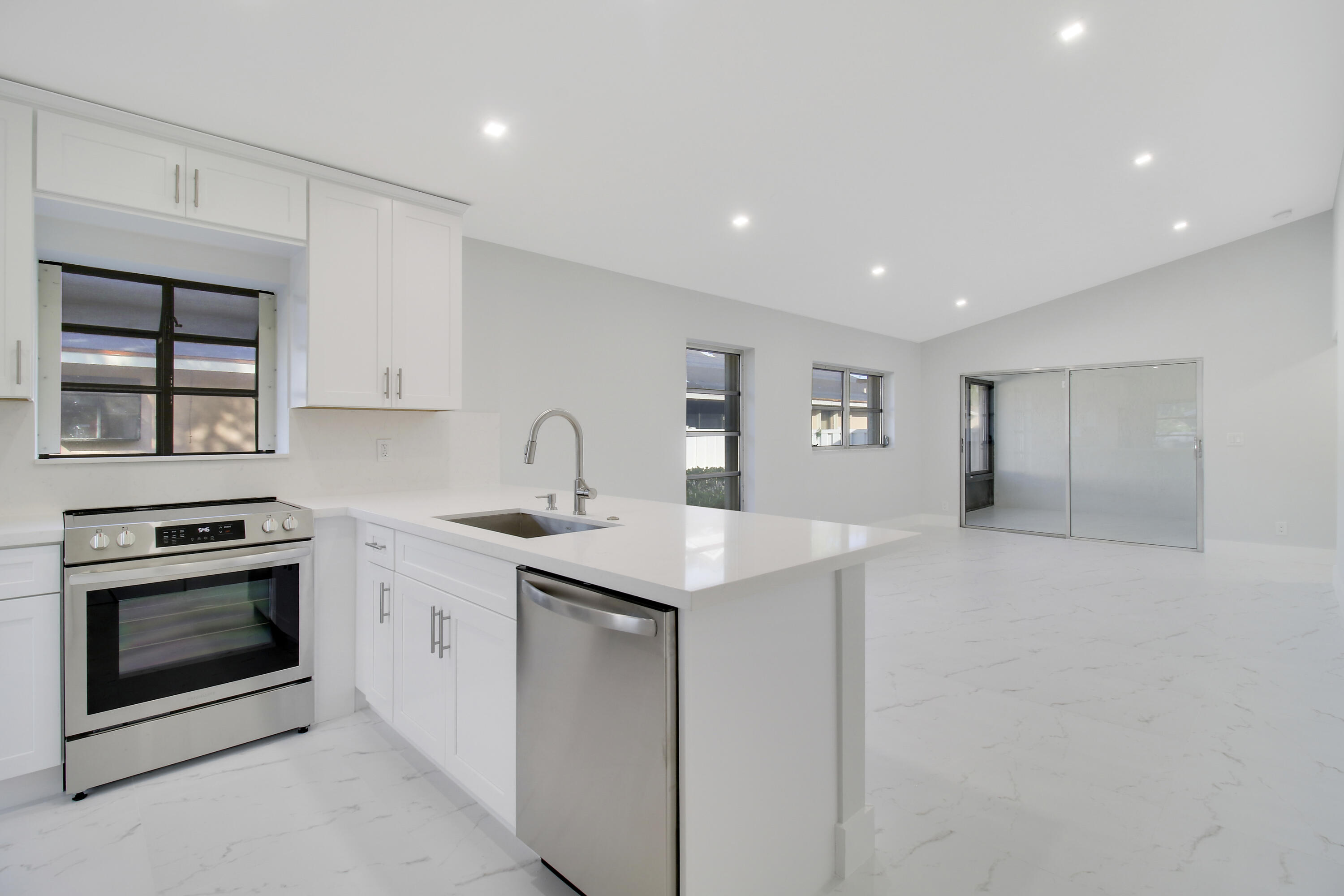 WHISPER WALK SEC C CONDO - Residential