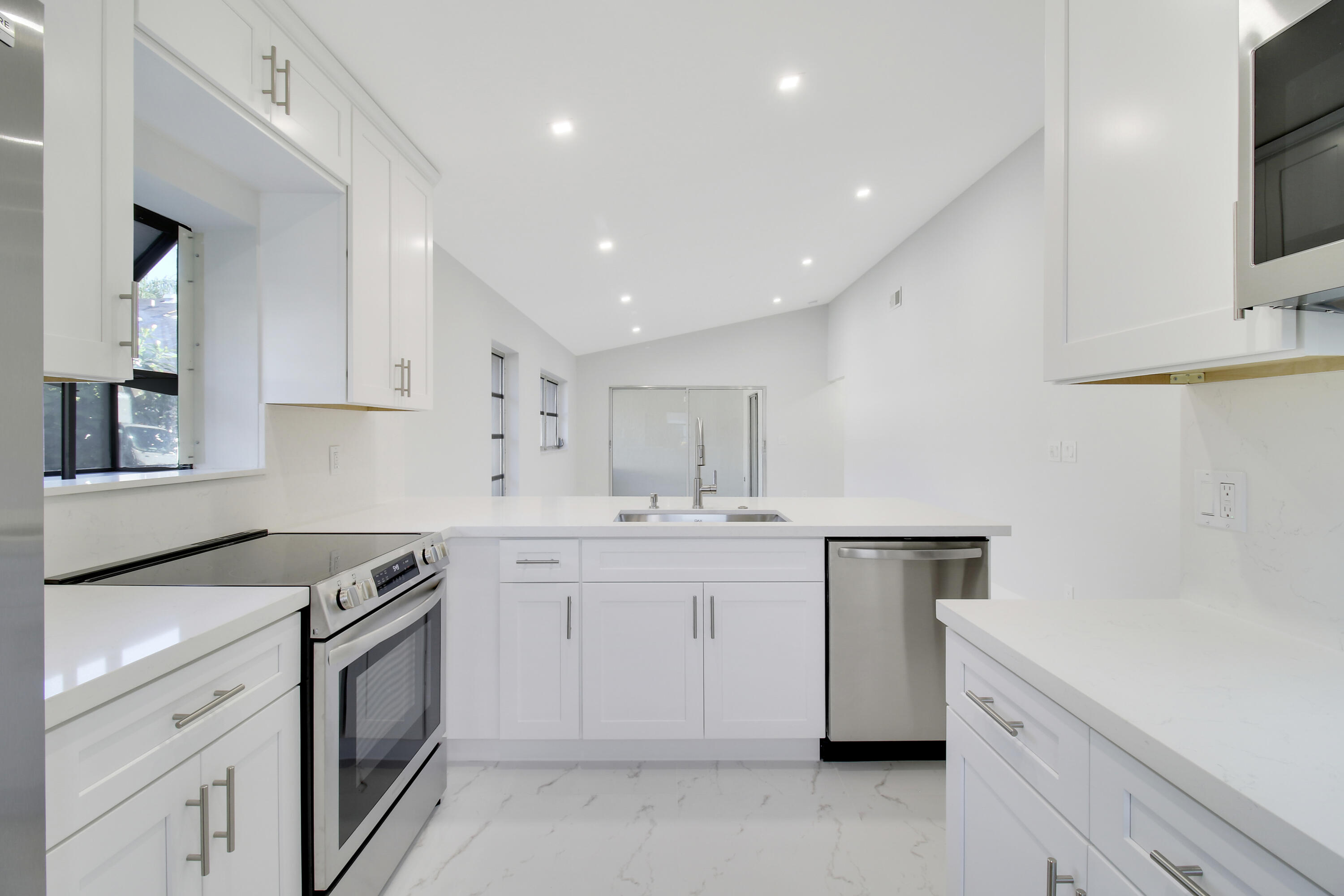WHISPER WALK SEC C CONDO - Residential