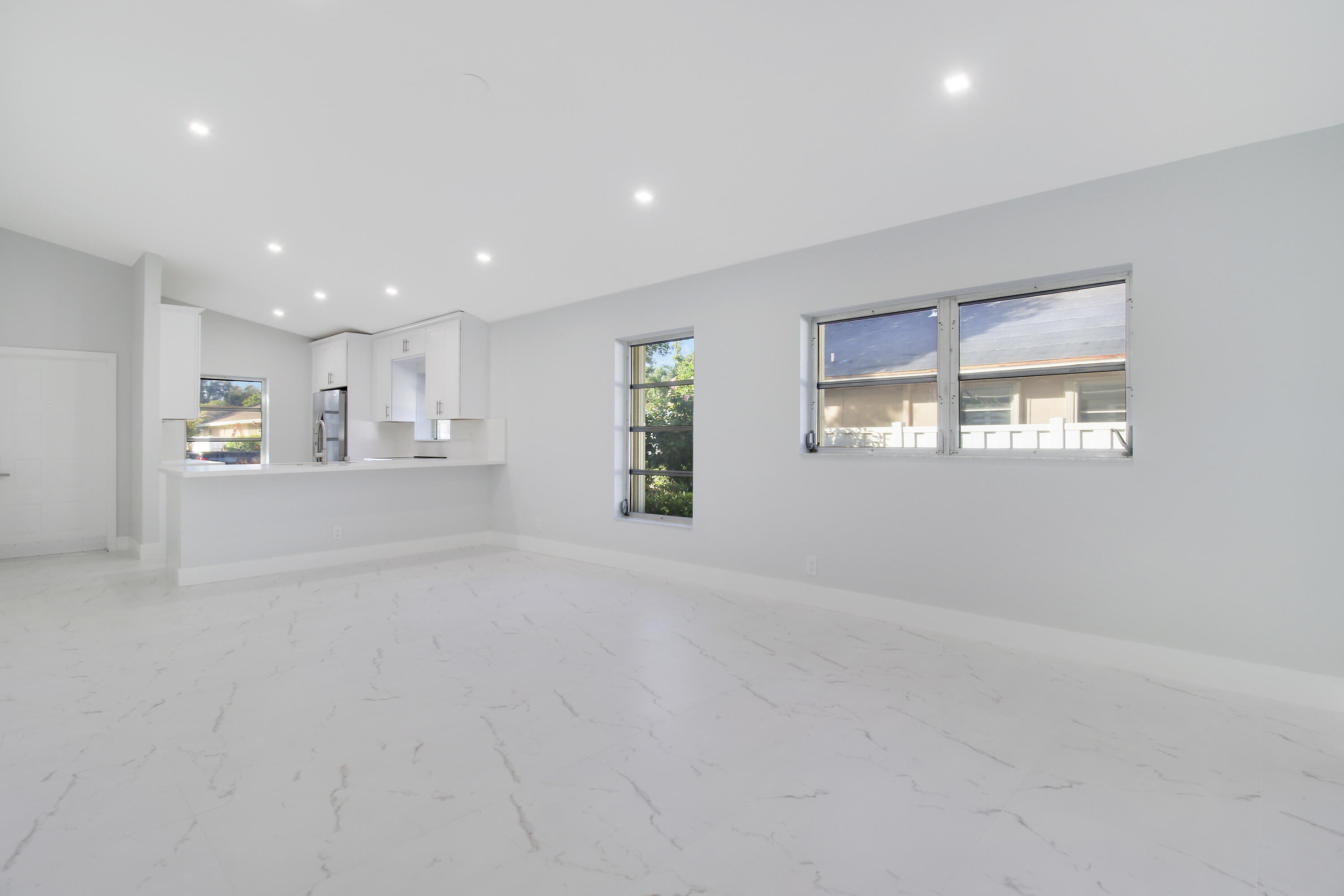 WHISPER WALK SEC C CONDO - Residential