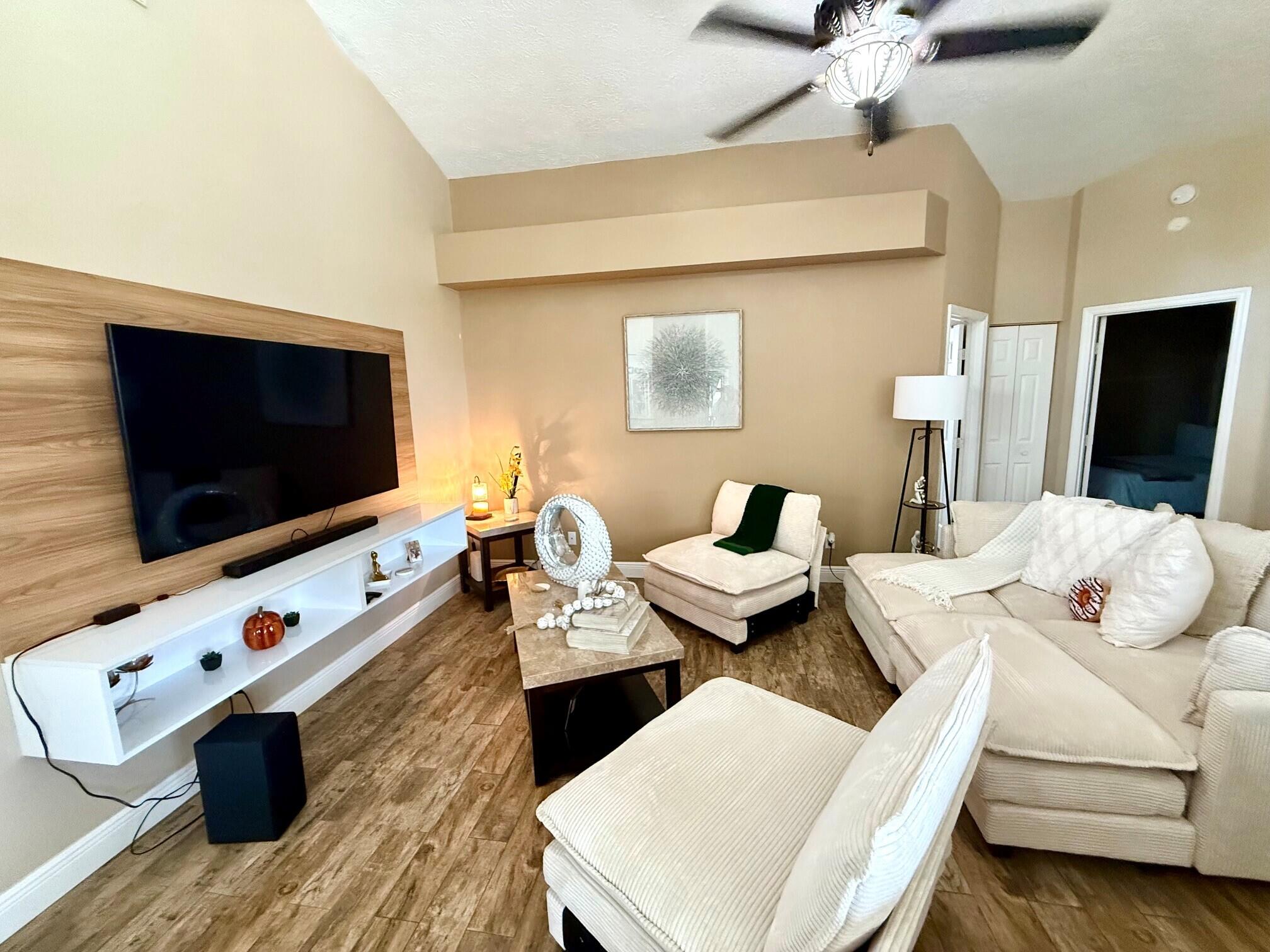 PORT ST LUCIE SECTION 40 - Residential