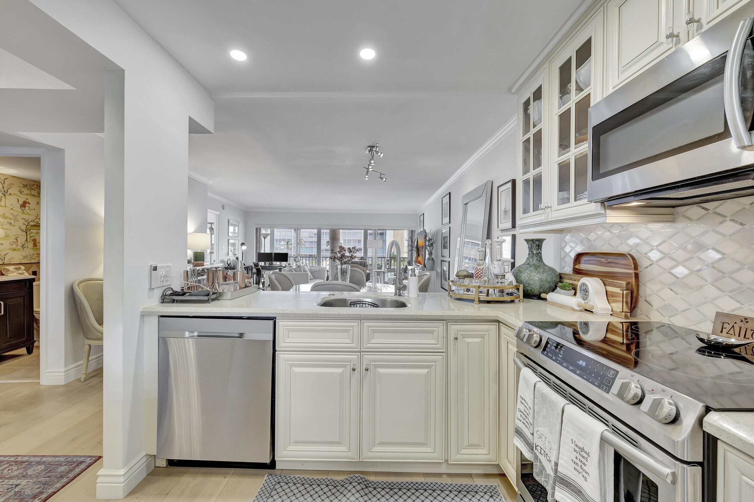 HILLSBORO COVE CONDO - Residential