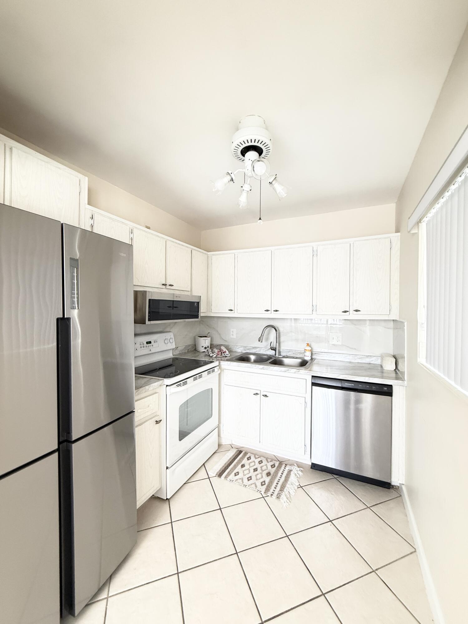 MURRY HILLS - Residential Lease