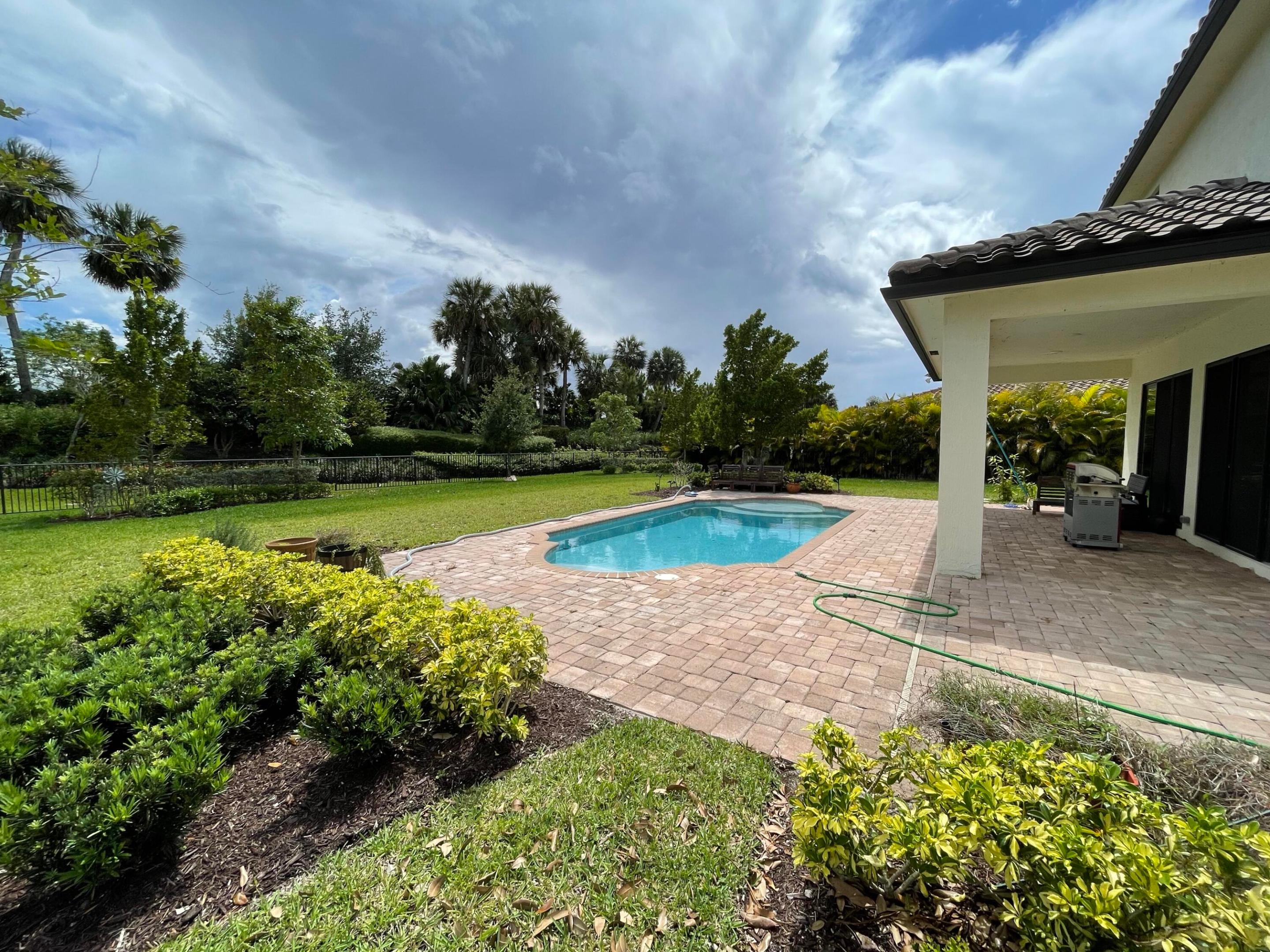 PARKLAND BAY - Residential Lease