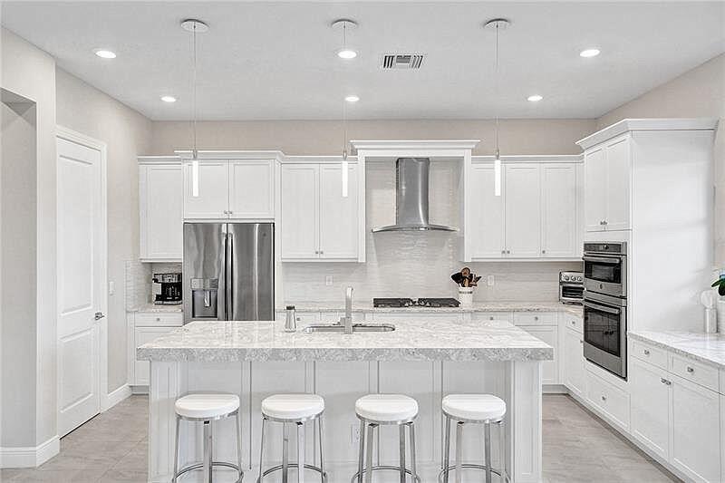PARKLAND BAY - Residential Lease