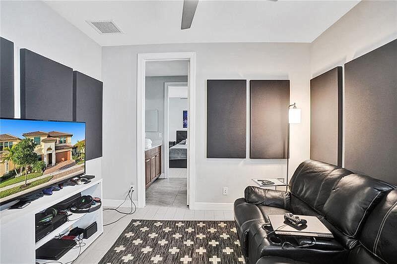 PARKLAND BAY - Residential Lease