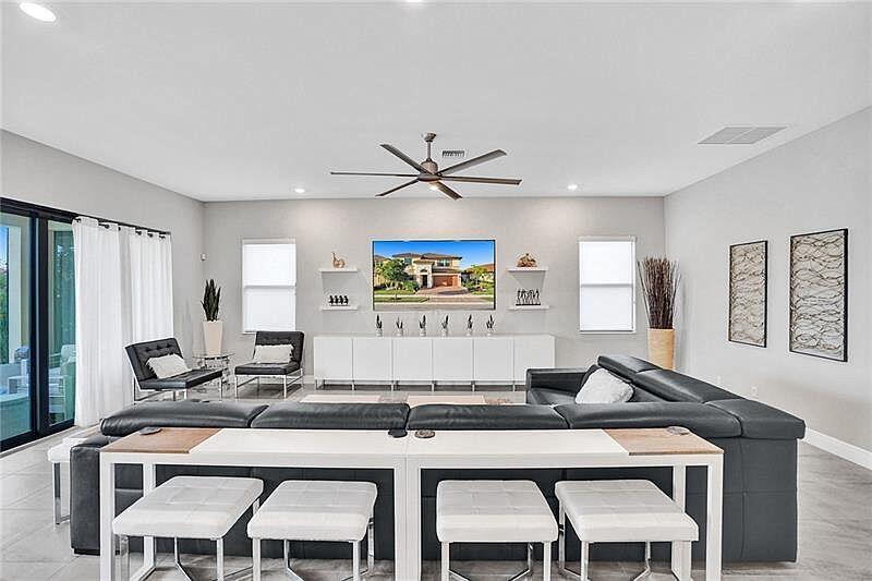 PARKLAND BAY - Residential Lease