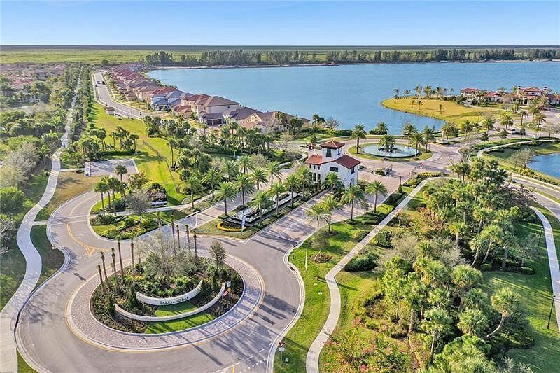 PARKLAND BAY - Residential Lease