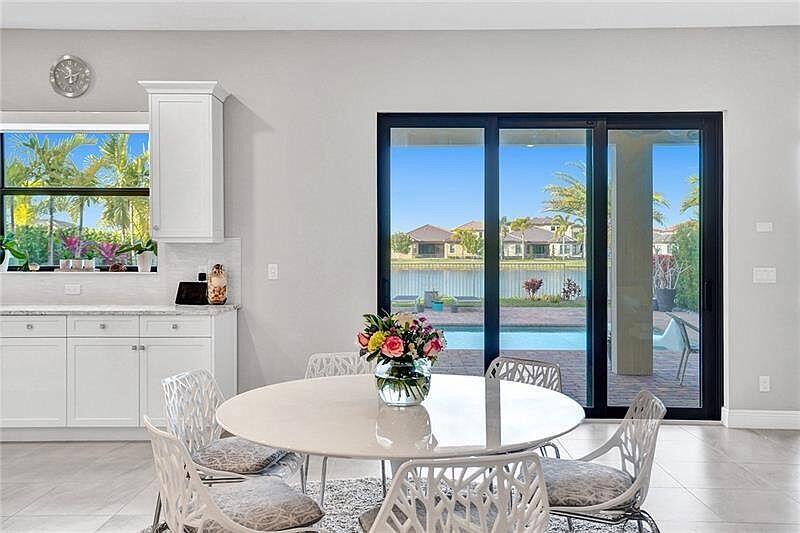 PARKLAND BAY - Residential Lease