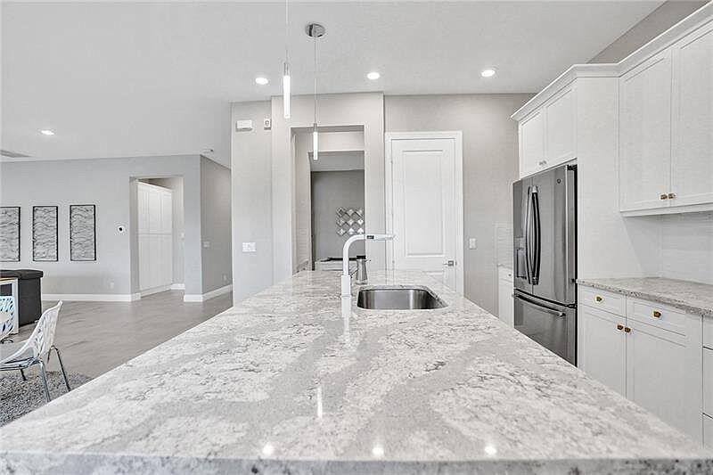 PARKLAND BAY - Residential Lease