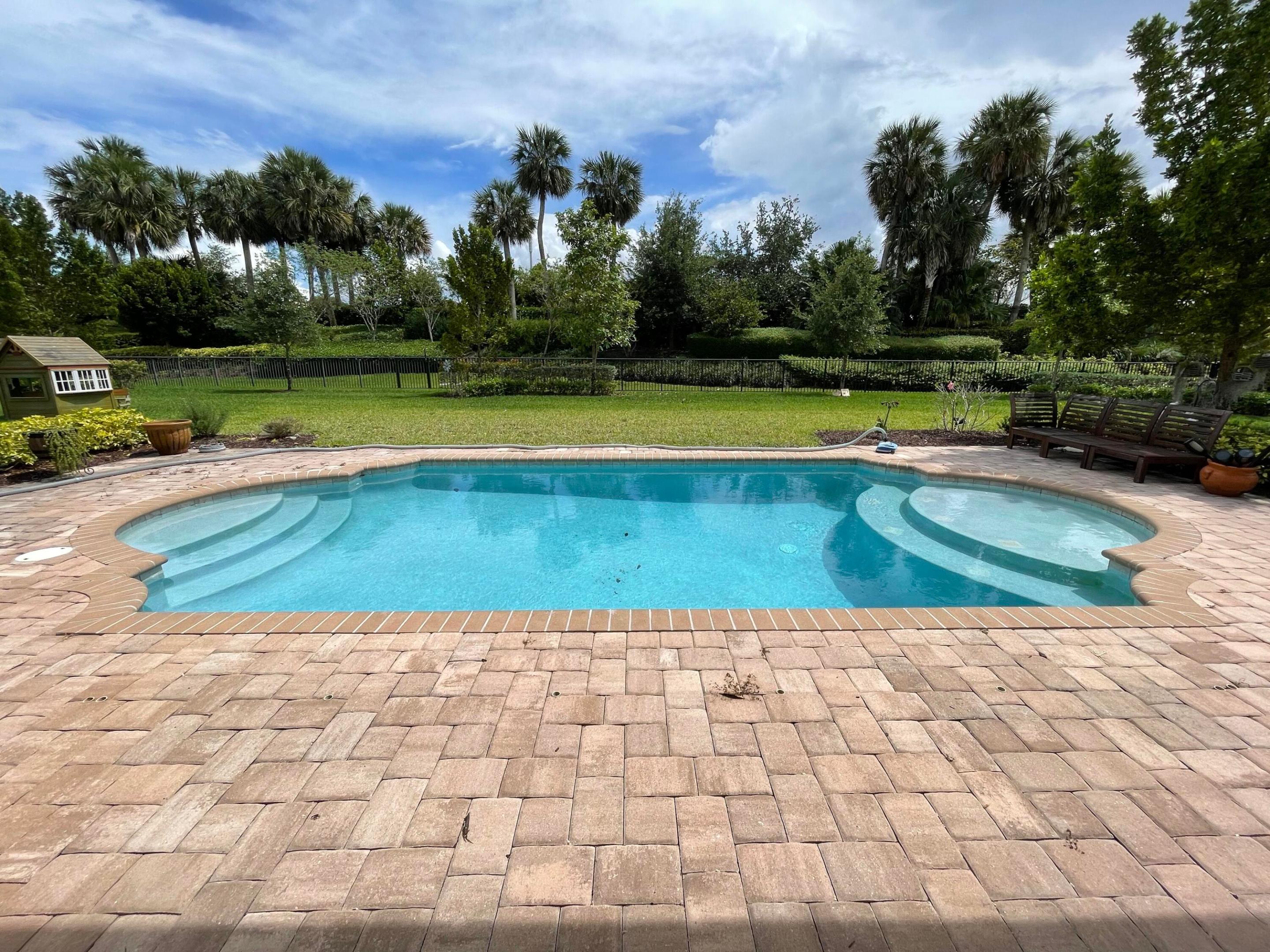 PARKLAND BAY - Residential Lease