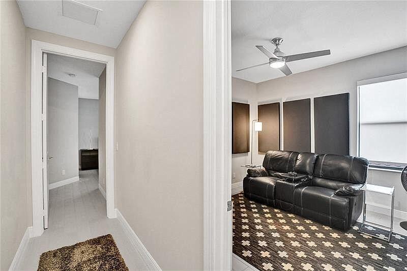PARKLAND BAY - Residential Lease