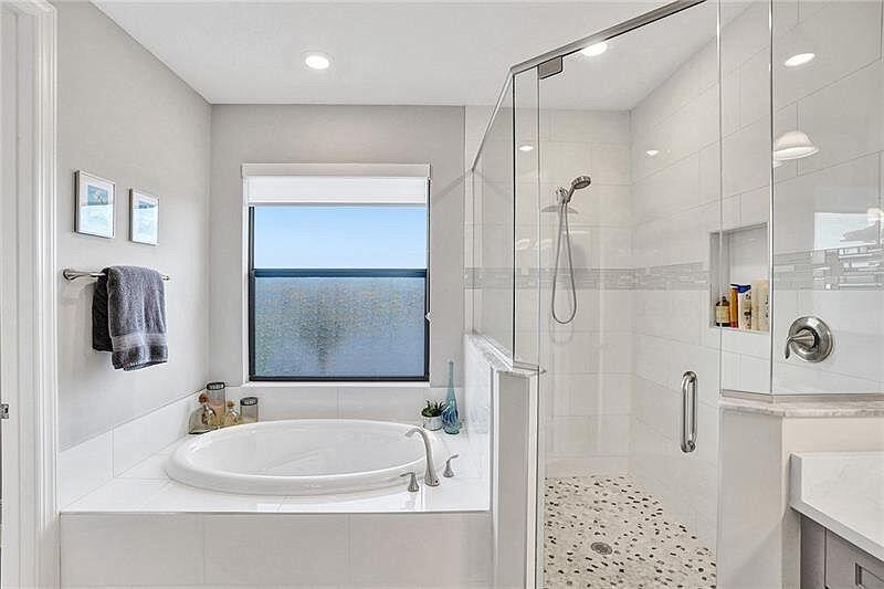 PARKLAND BAY - Residential Lease
