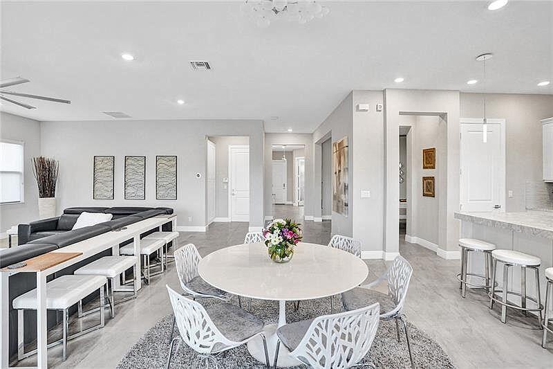 PARKLAND BAY - Residential Lease