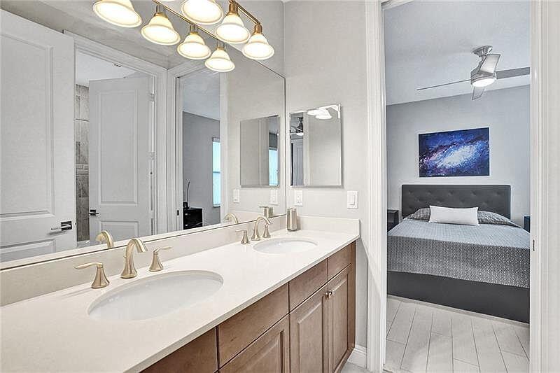 PARKLAND BAY - Residential Lease