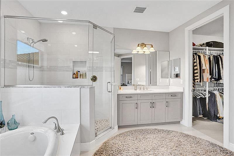 PARKLAND BAY - Residential Lease