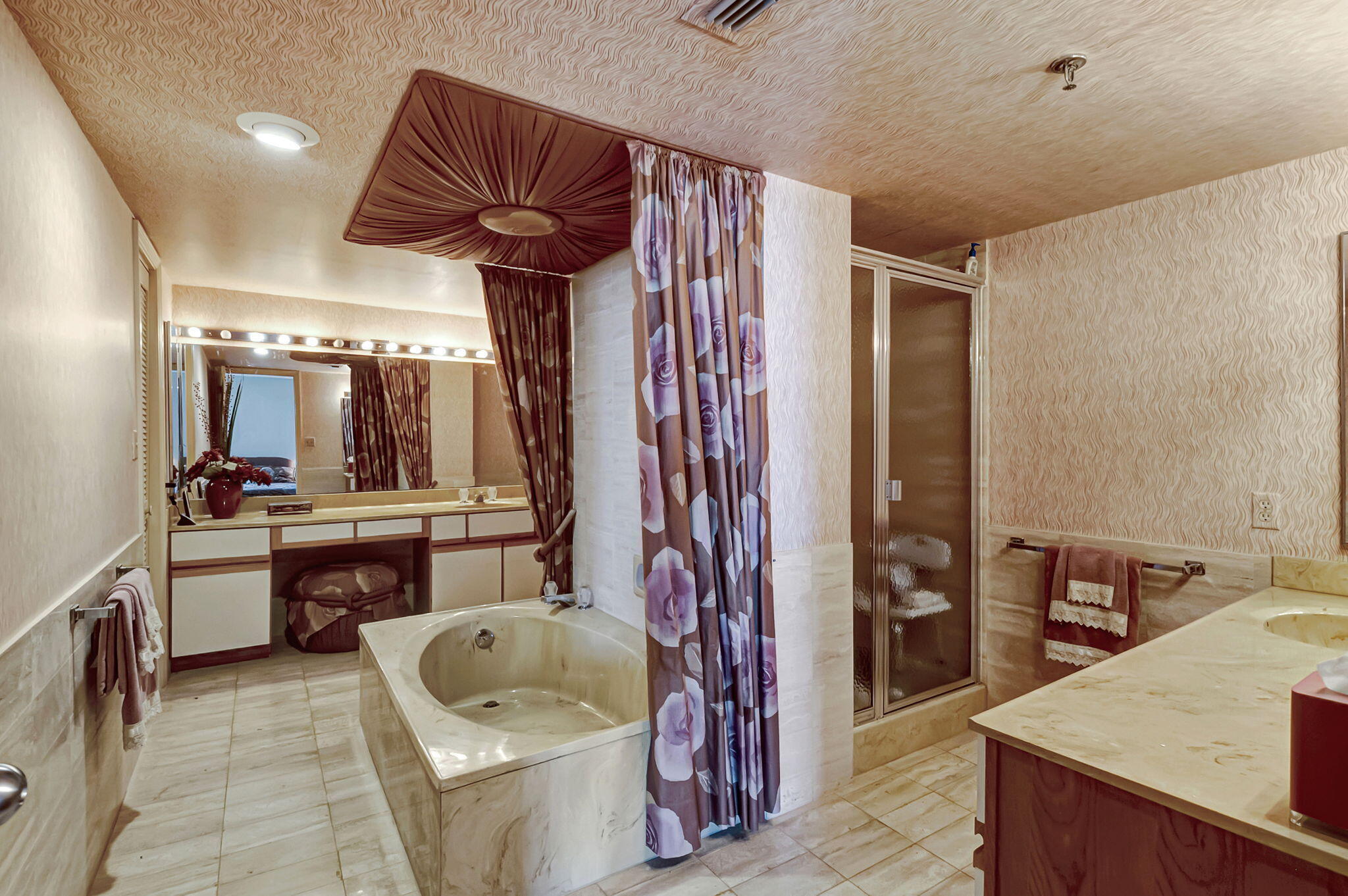 CLARENDON CONDO - Residential Lease