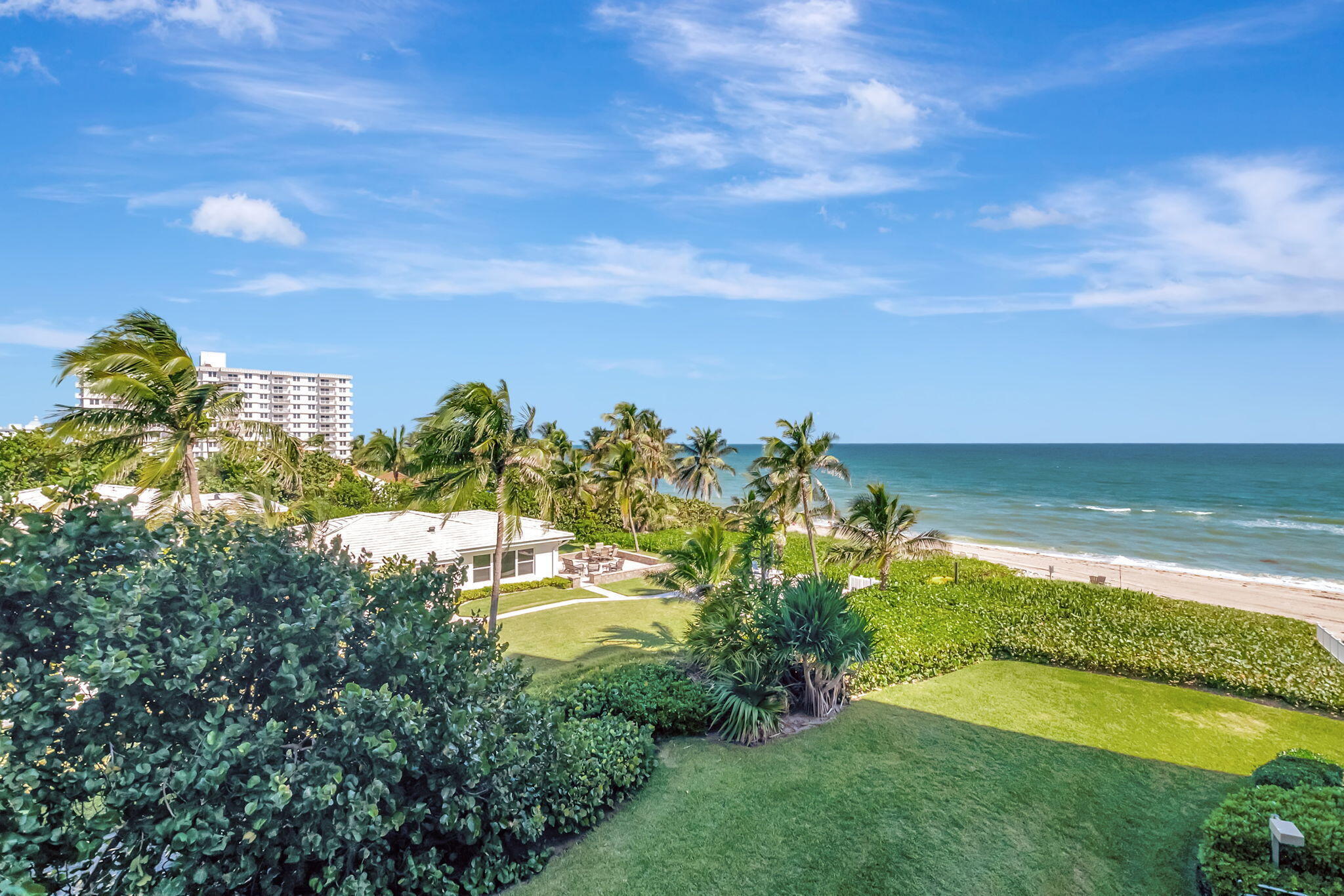 Enjoy spectacular ocean views from this large condo in the ultra-luxury building, Clarendon. Generous sized rooms featuring 2 bedrooms plus den (or 3rd bedroom), plus 3 full bathrooms. Ocean views abound from the balconied primary bedroom and large living room balcony. Square footage does not reflect 250sqft of balconies. Unit includes a gated covered parking spot.  Renovated lobby with 24-hour manned security desk, on-site property manager, renovated fitness center, club room. Resort-style pool with expanded pool deck, luxurious lounge area, outdoor kitchen, and shuffleboard.
