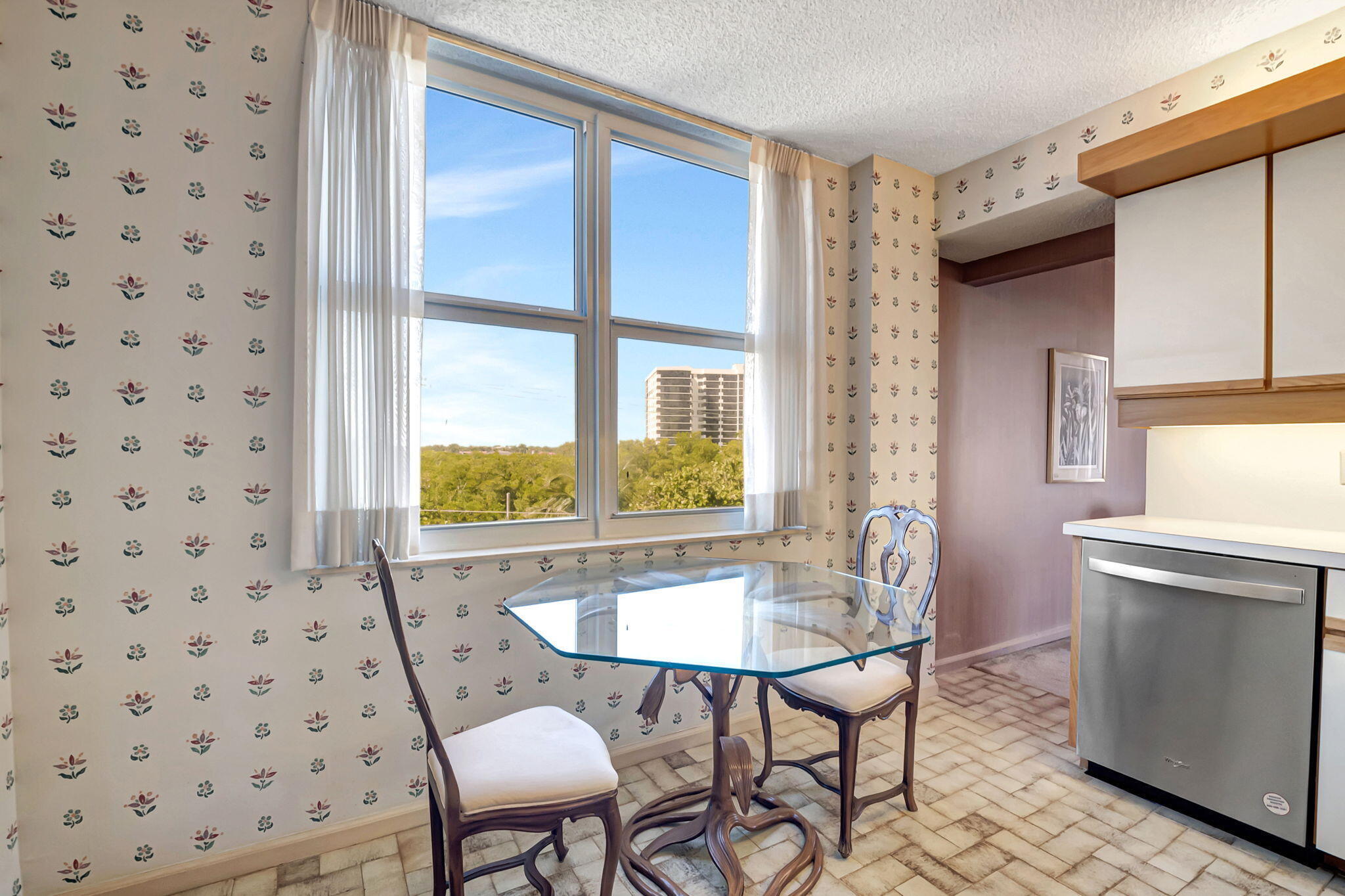 CLARENDON CONDO - Residential Lease