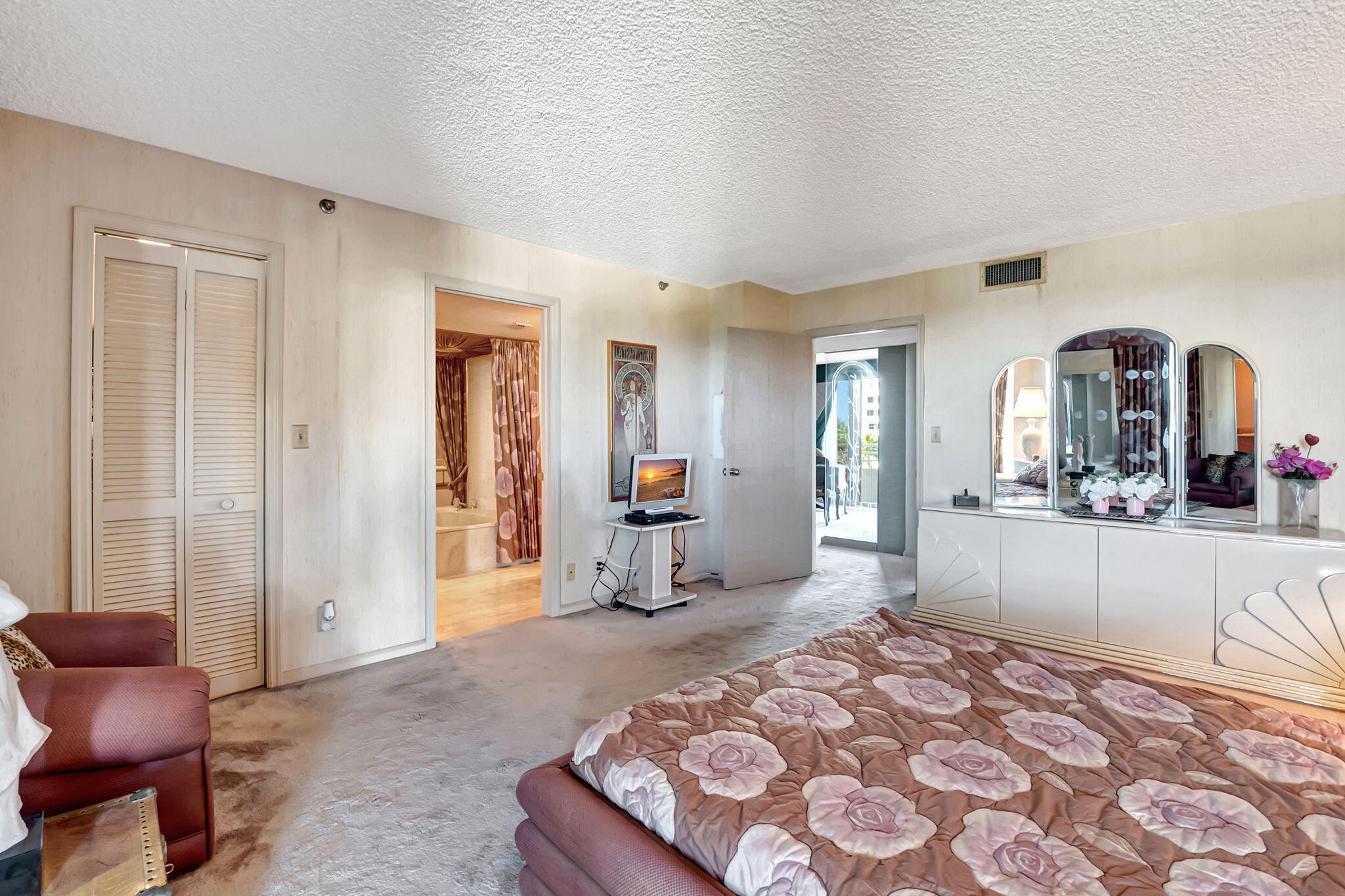 CLARENDON CONDO - Residential Lease