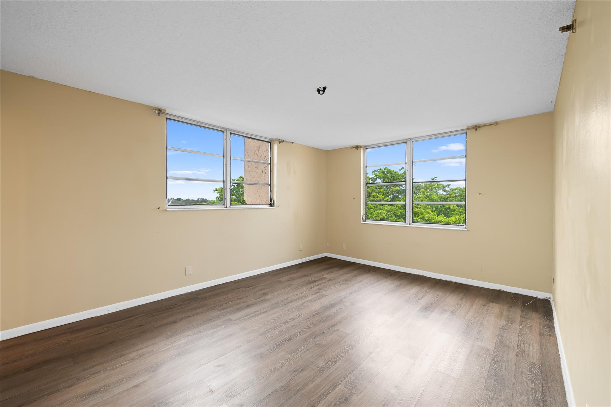 Rolling Hills Condominium - Residential