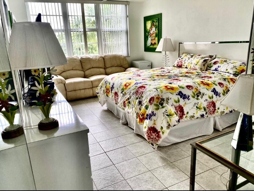 NO 103 PALM-AIRE COUNTRY CLUB - Residential