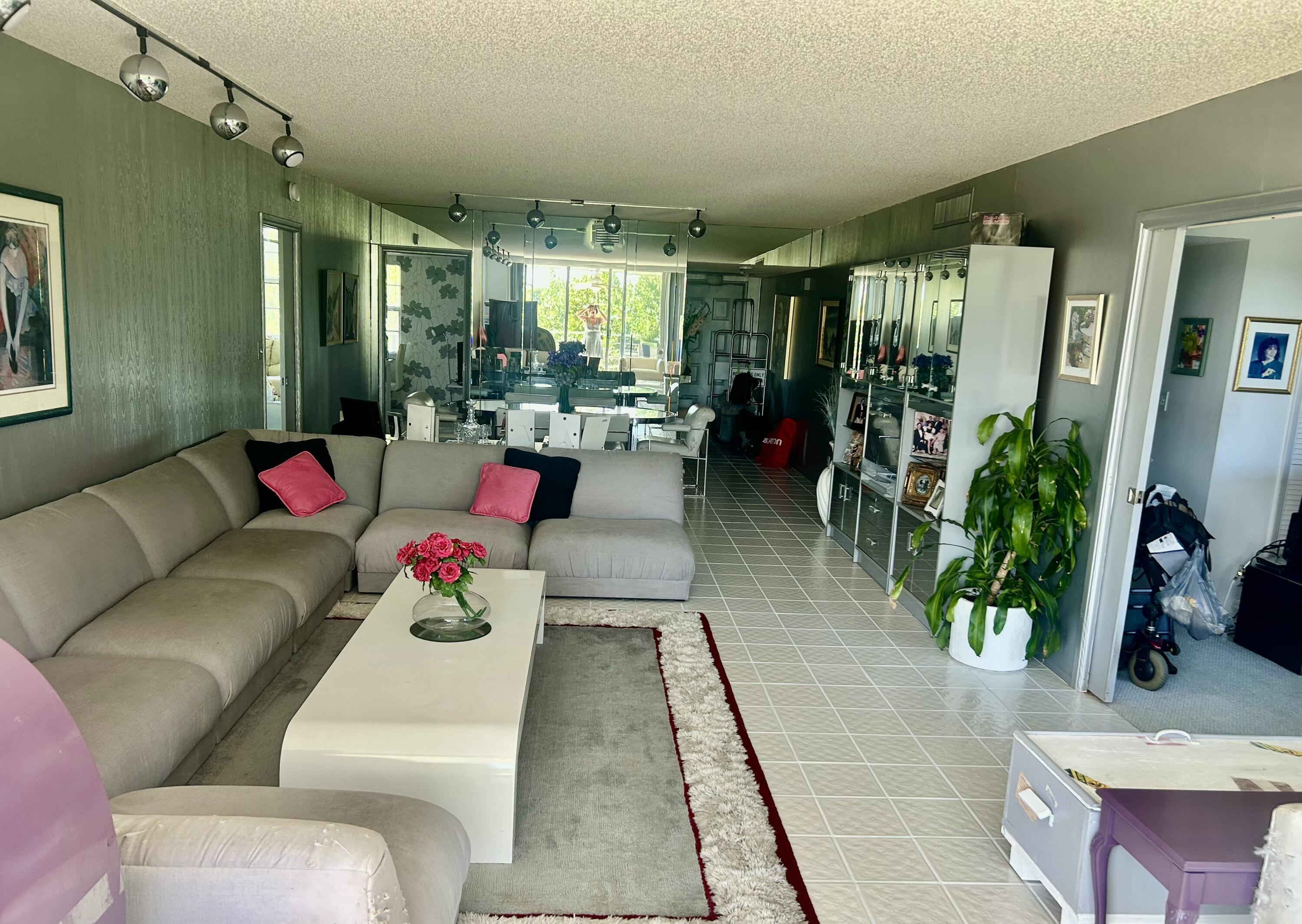 NO 103 PALM-AIRE COUNTRY CLUB - Residential