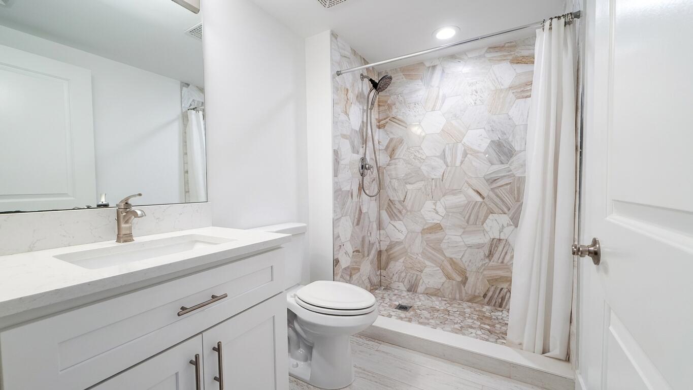 METROPOLITAN CONDO - Residential Lease