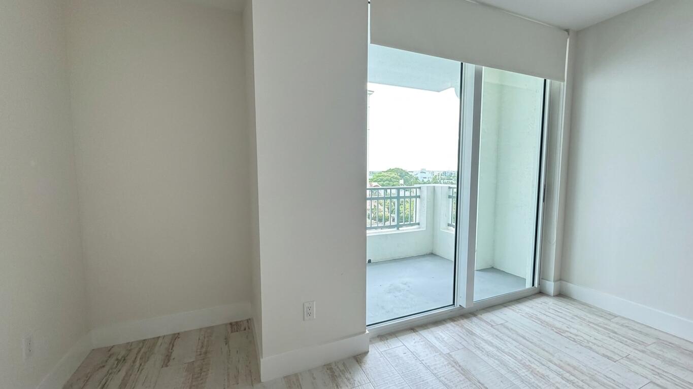 METROPOLITAN CONDO - Residential Lease