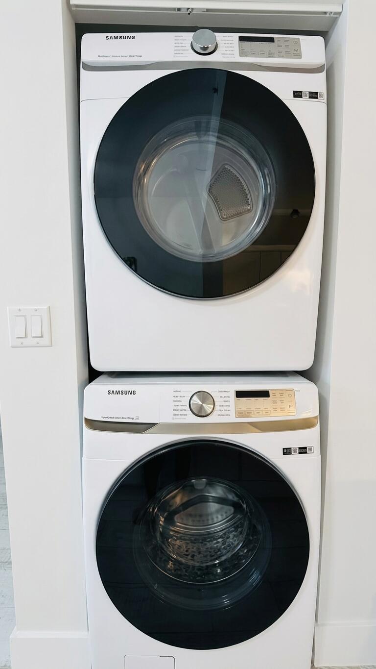 METROPOLITAN CONDO - Residential Lease