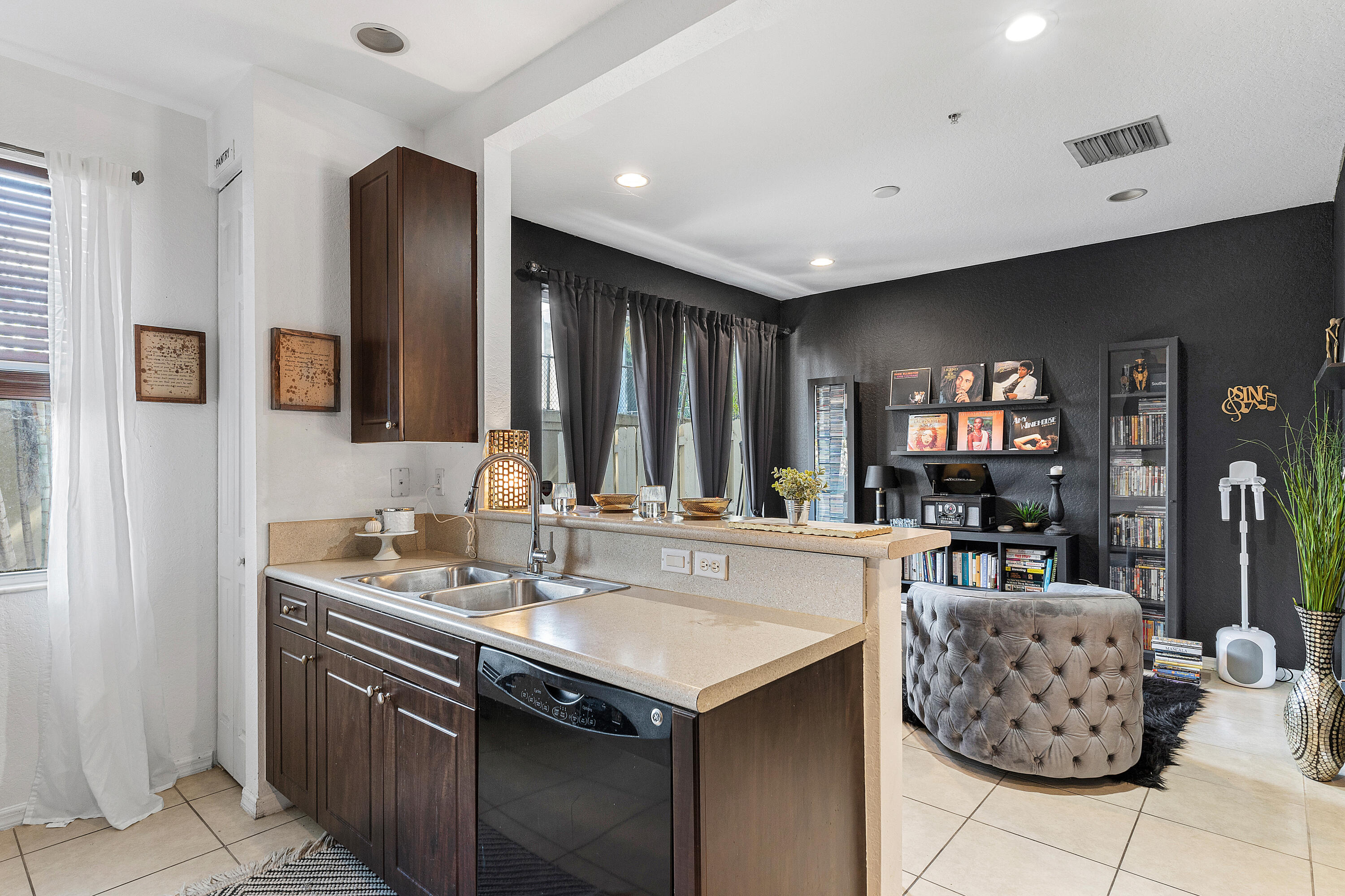 TUSCAN VILLAS CONDO - Residential