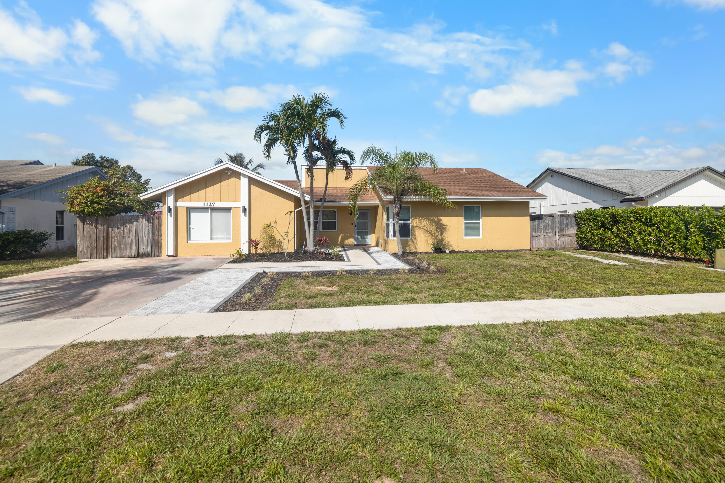 SKY LAKE 3 - Residential