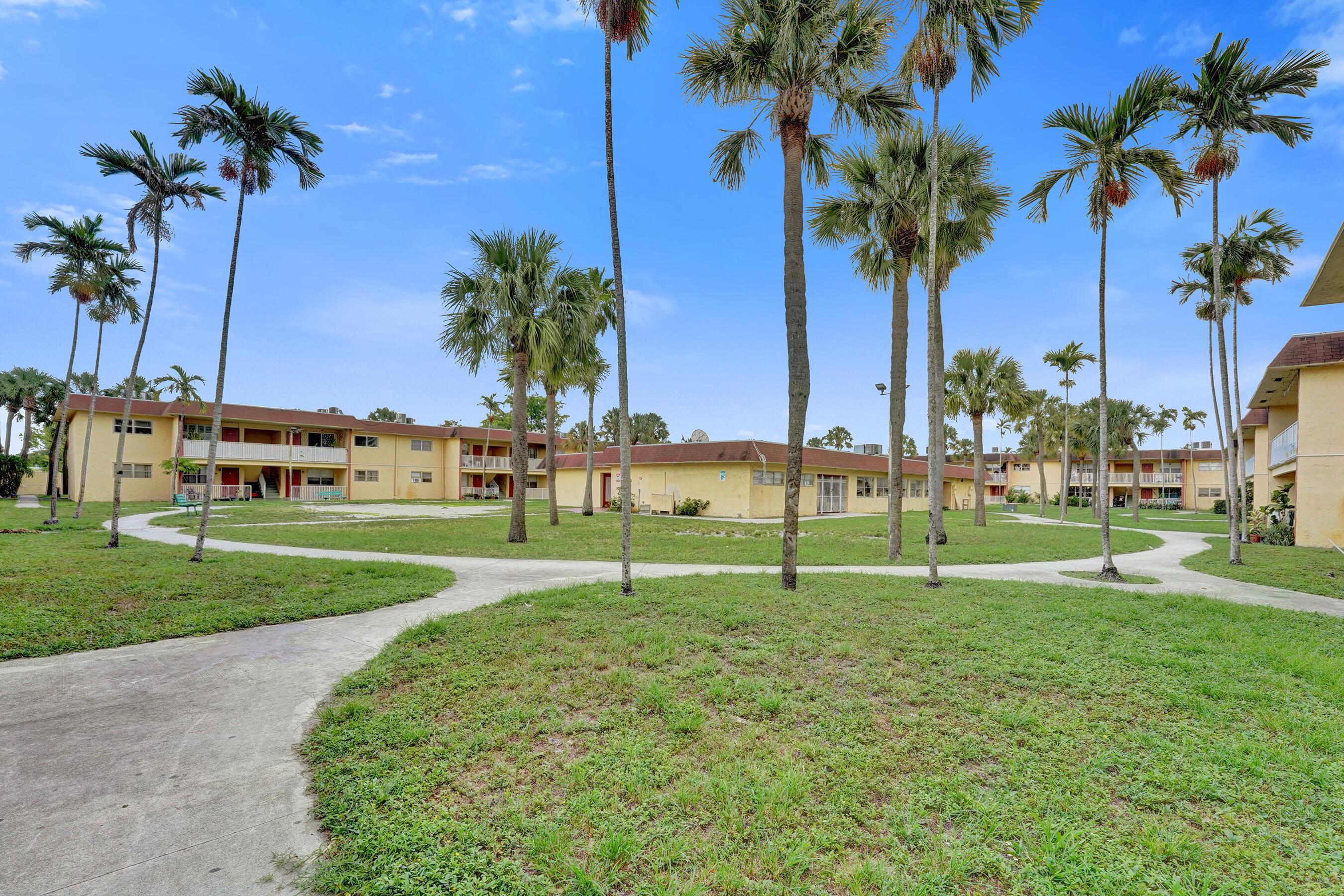 COURTYARDS AT CIMARRON CONDO - Residential