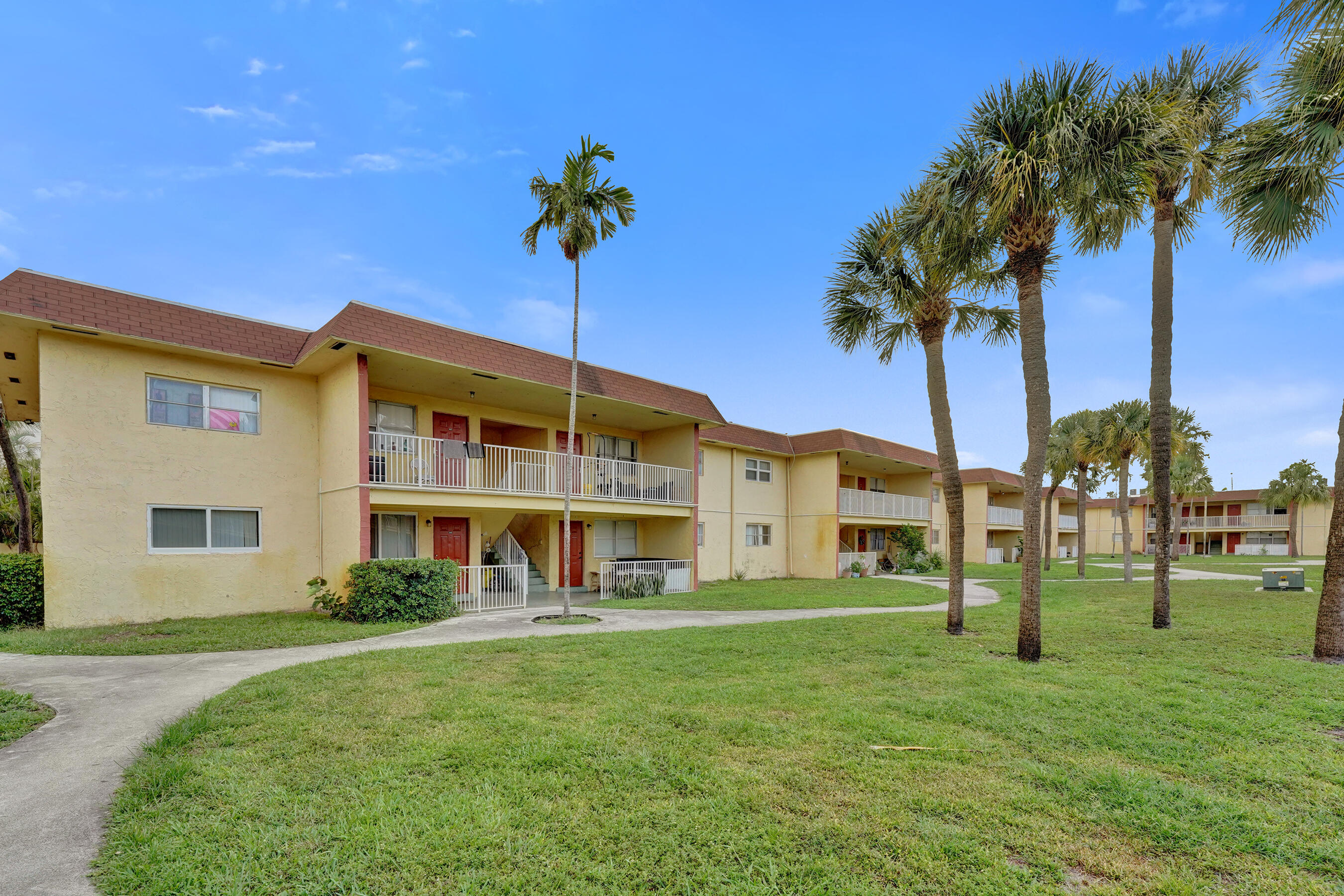 COURTYARDS AT CIMARRON CONDO - Residential