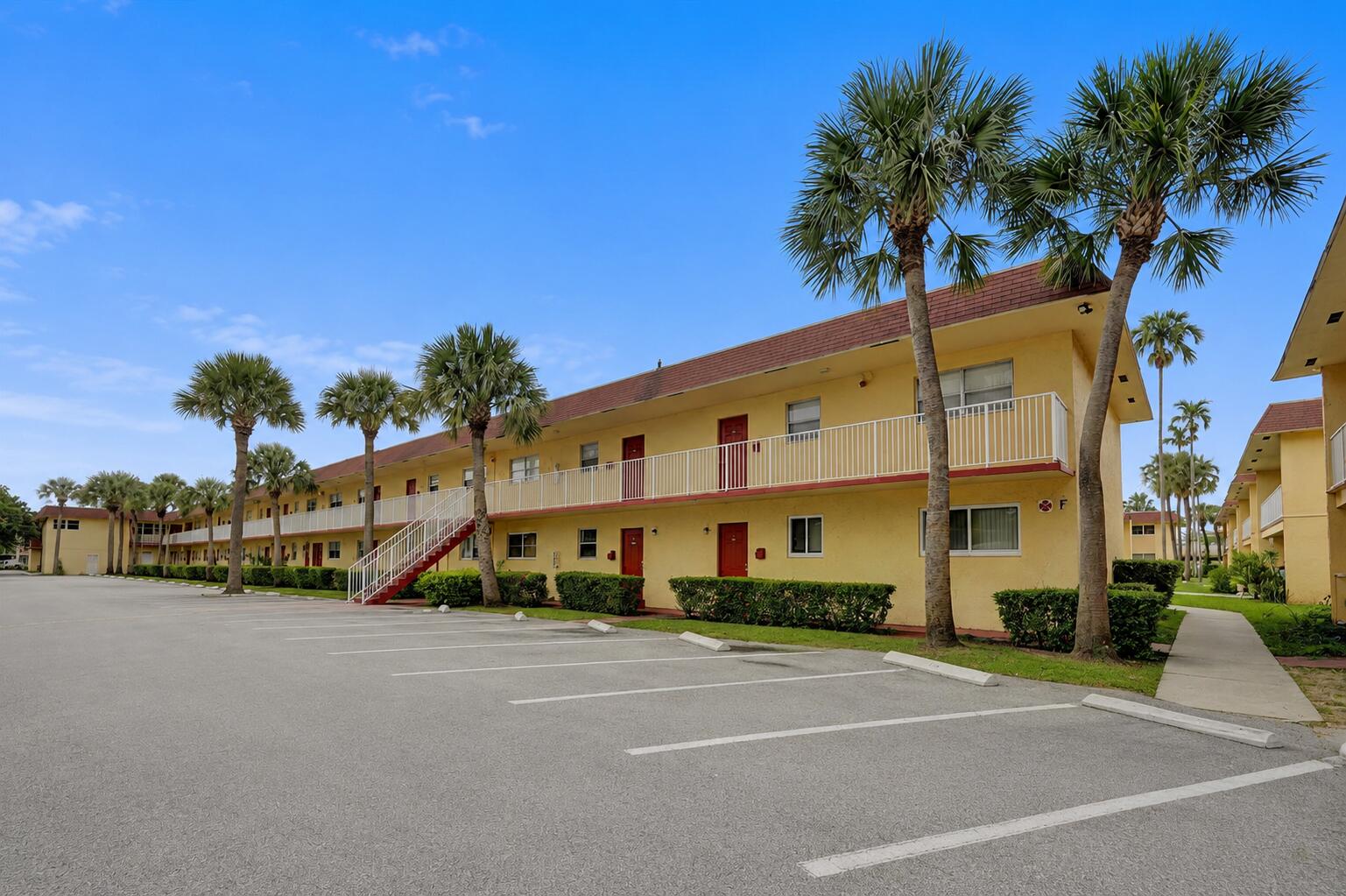 COURTYARDS AT CIMARRON CONDO - Residential