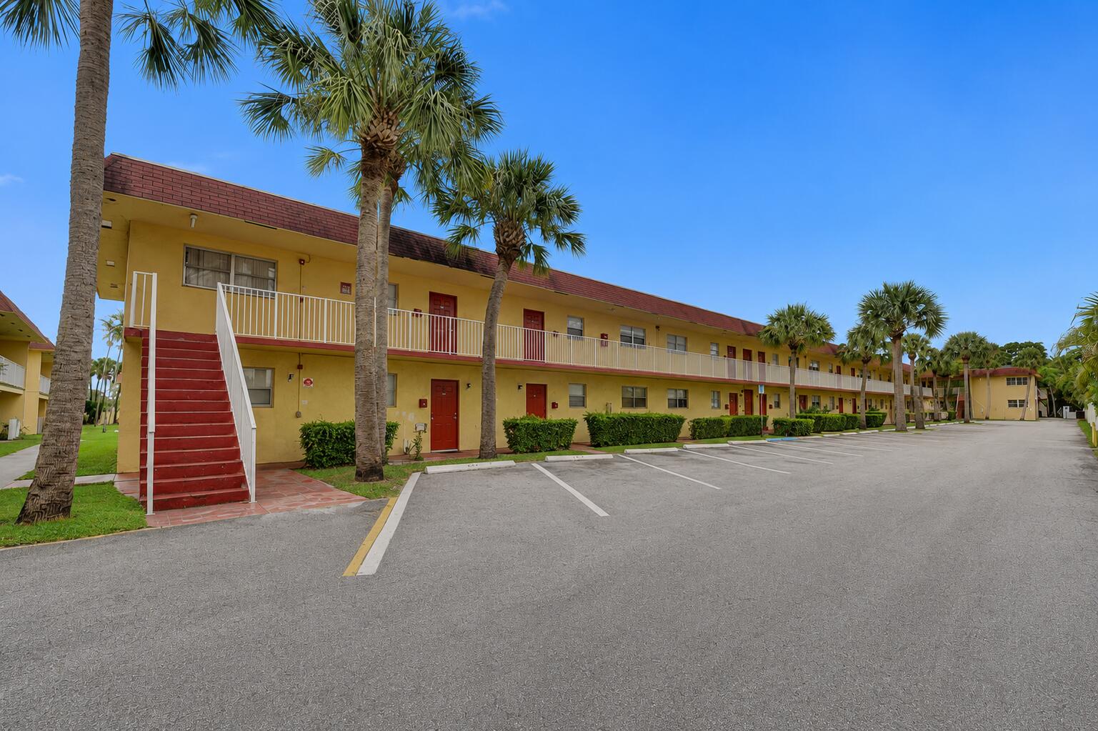 COURTYARDS AT CIMARRON CONDO - Residential