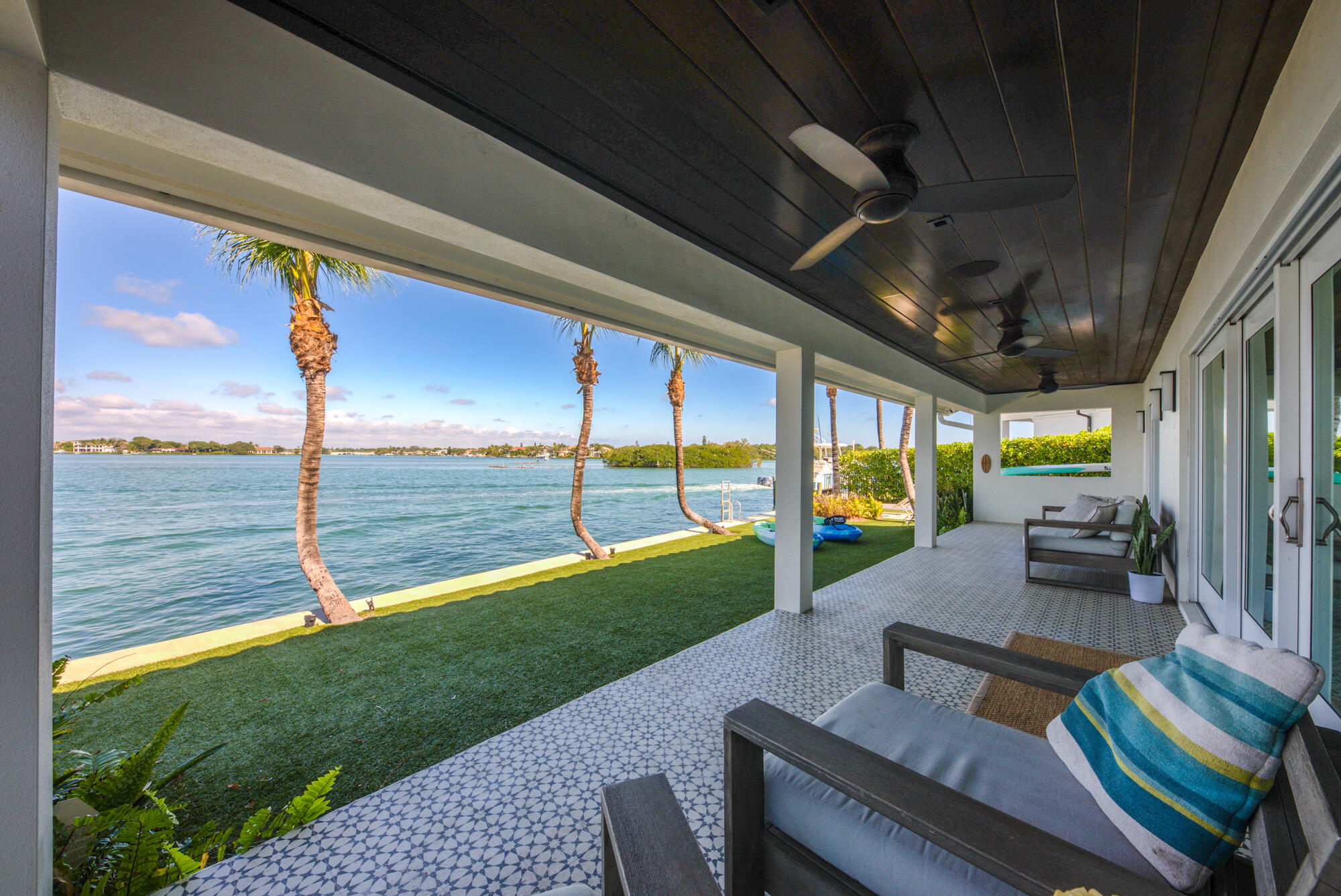 RIO VISTA OF ISLAND SHORE - Residential